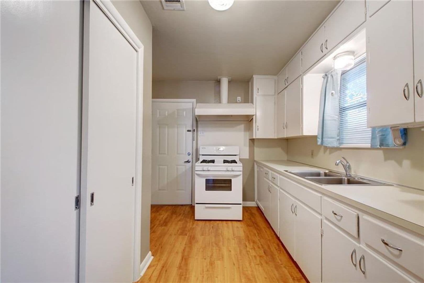 Austin Multiplex: 607 Bellevue Pl