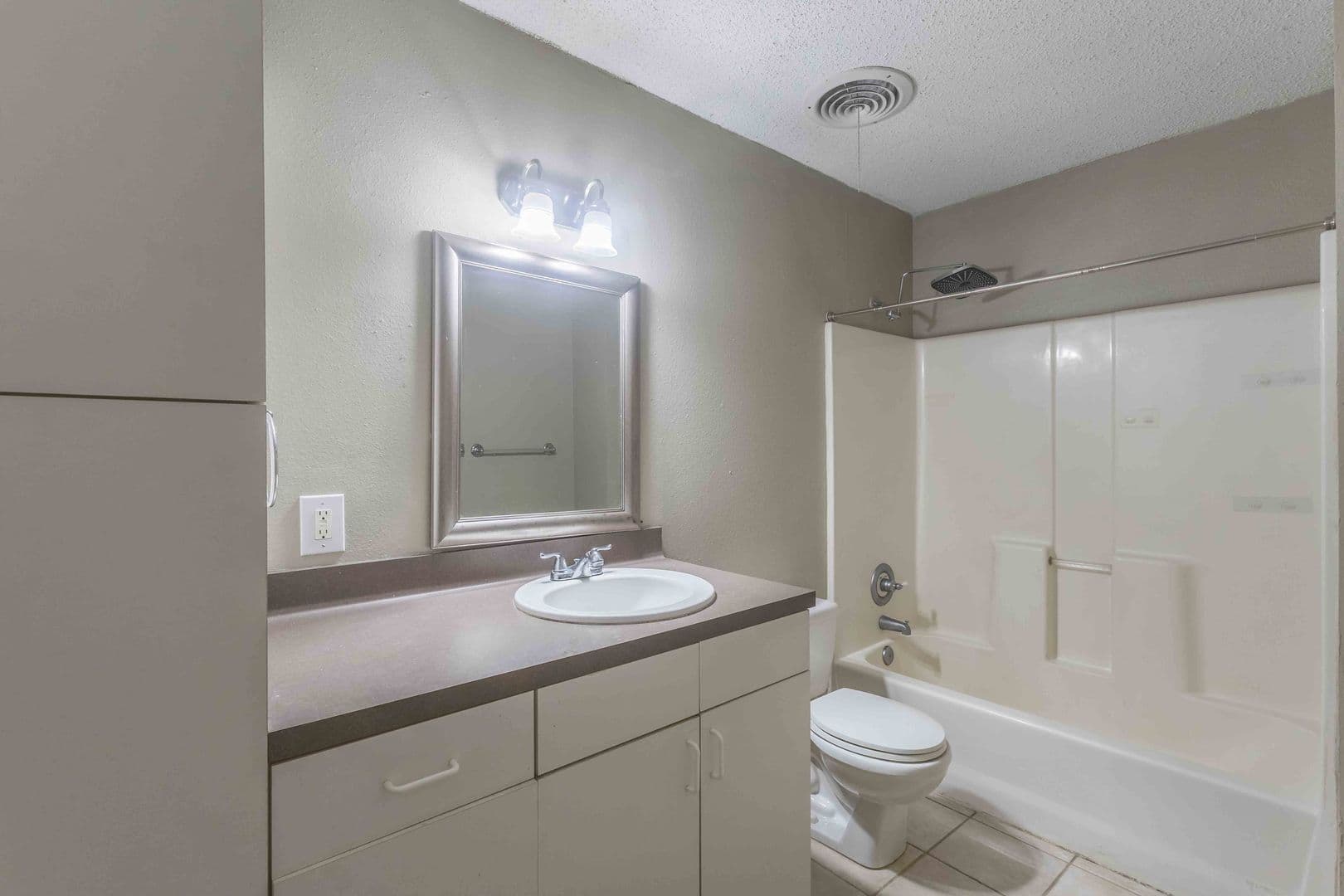 Austin Multiplex: 1104 Kinney Ave