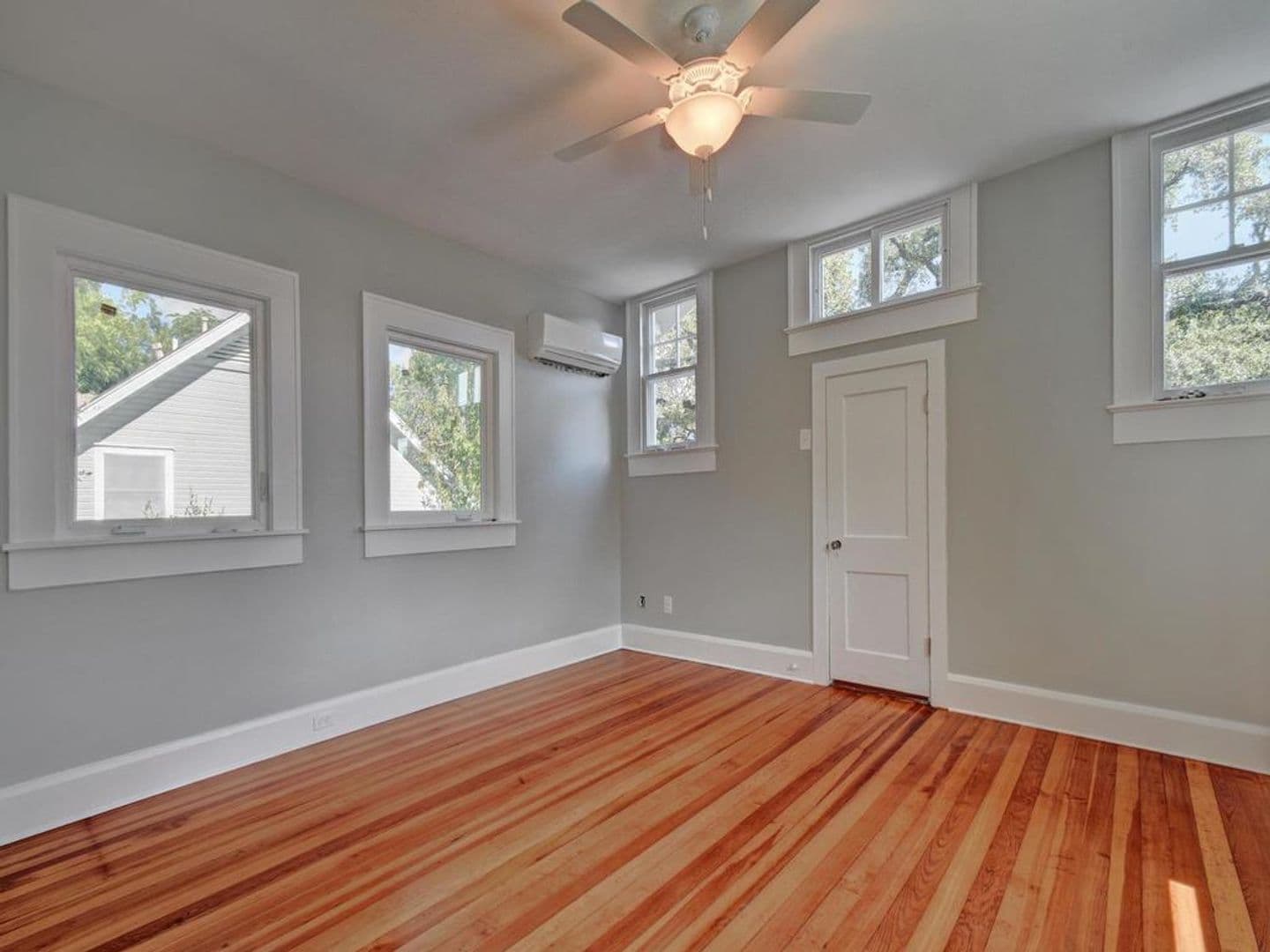 Austin House: 1203 W 22nd 1/2 St