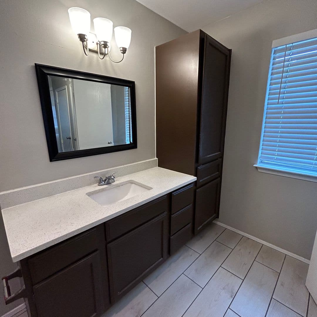 Austin Multiplex: 1700 Waterloo Trl