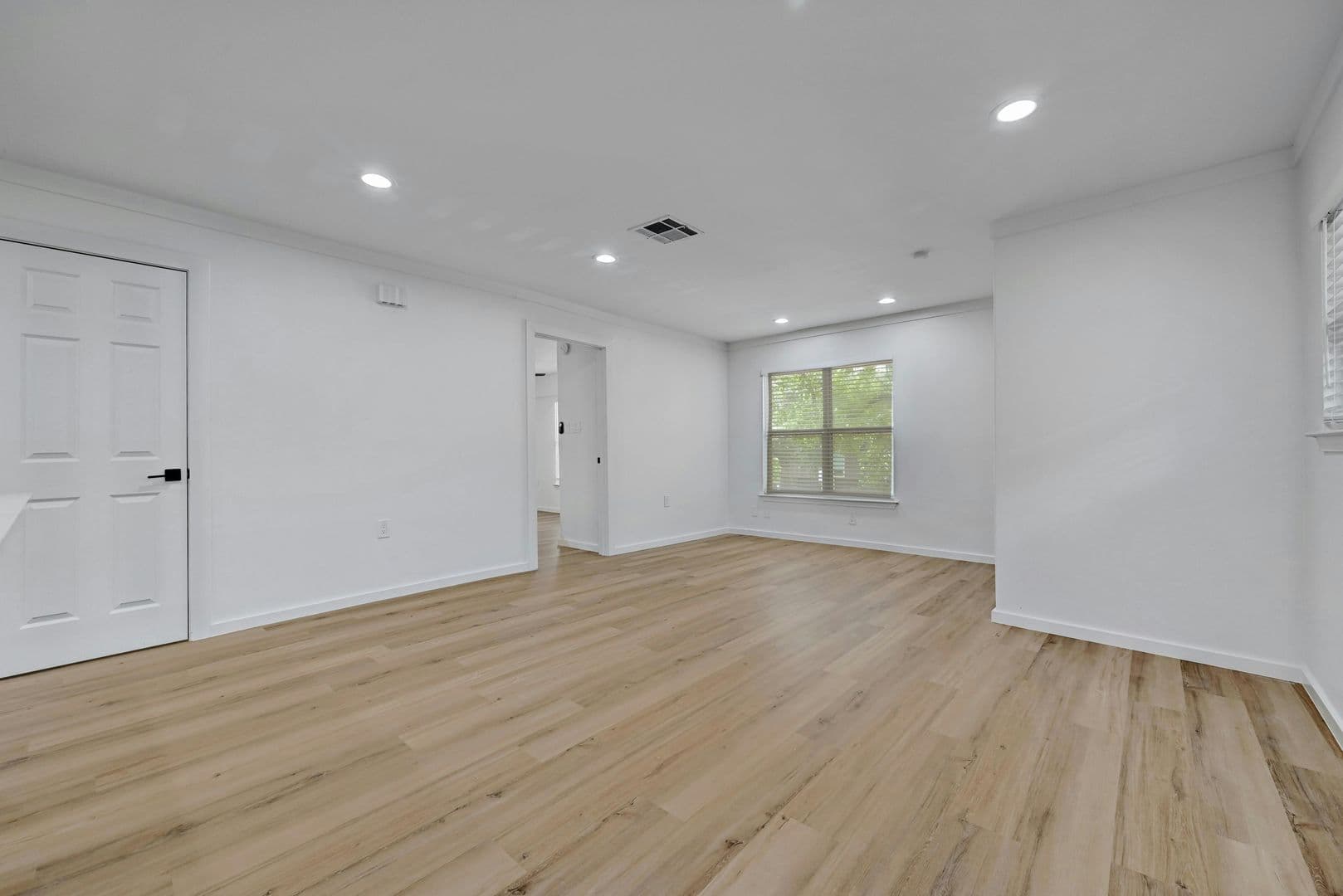 Austin House: 1913 David St