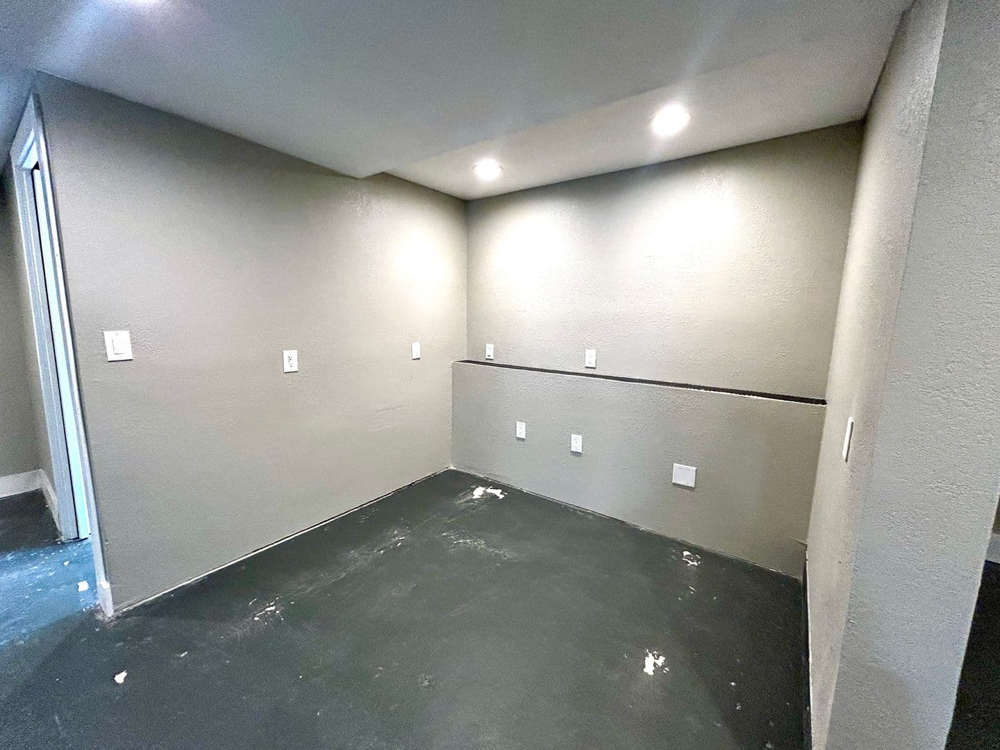 Austin Multiplex: 3305 Clawson Rd