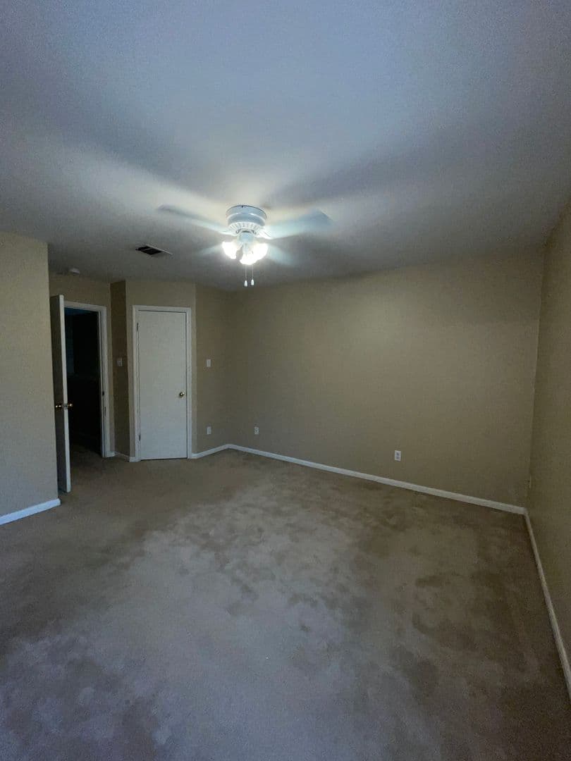 Austin Multiplex: 2400 Riddle Rd - Unit B