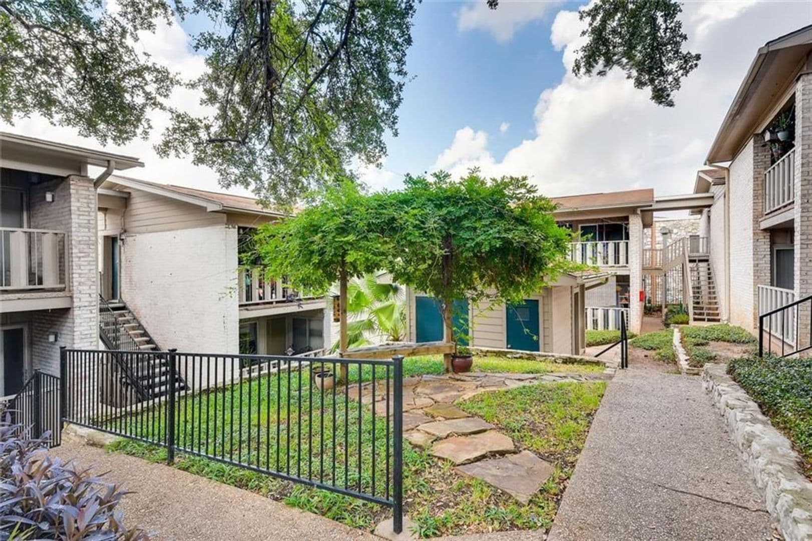 Austin Condo: 1304 Summit St