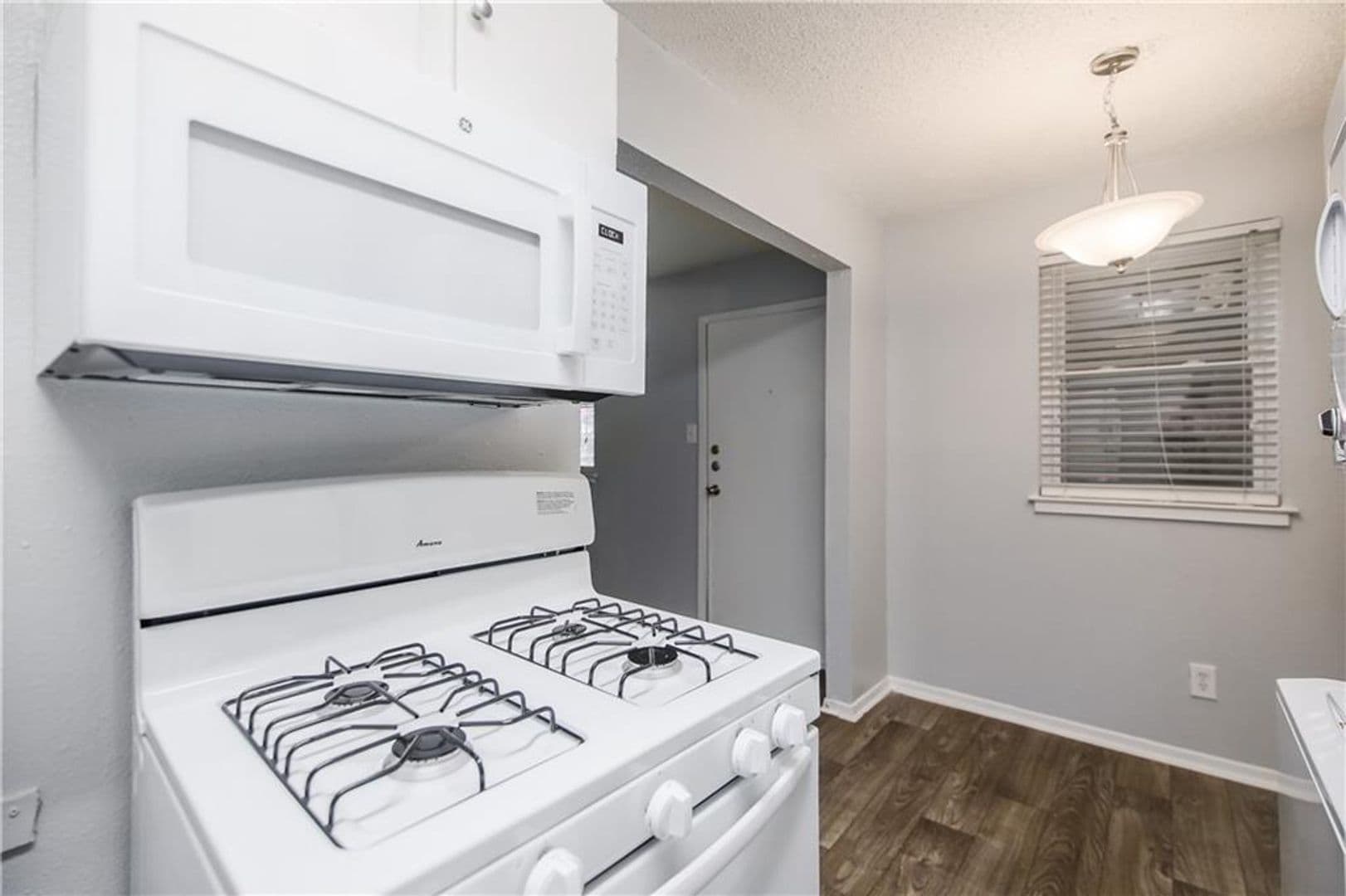 Austin Apartment: 2401 Manor Rd