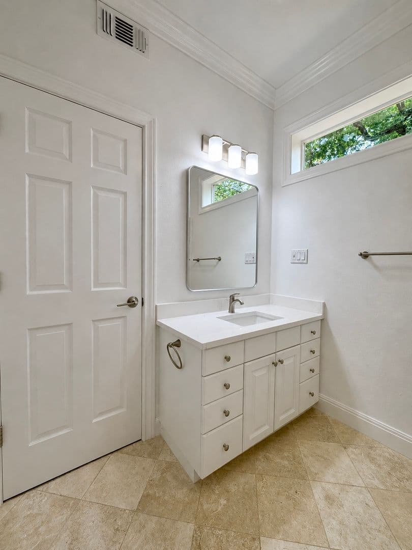 Austin House: 804 E. Dean Keeton St