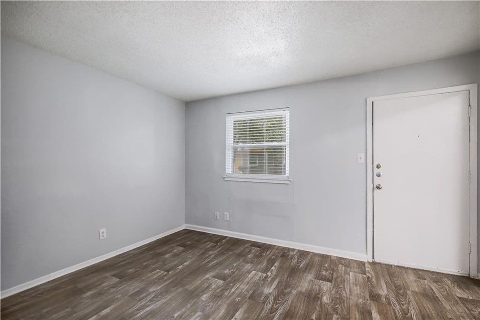 Austin Apartment: 2401 Manor Rd