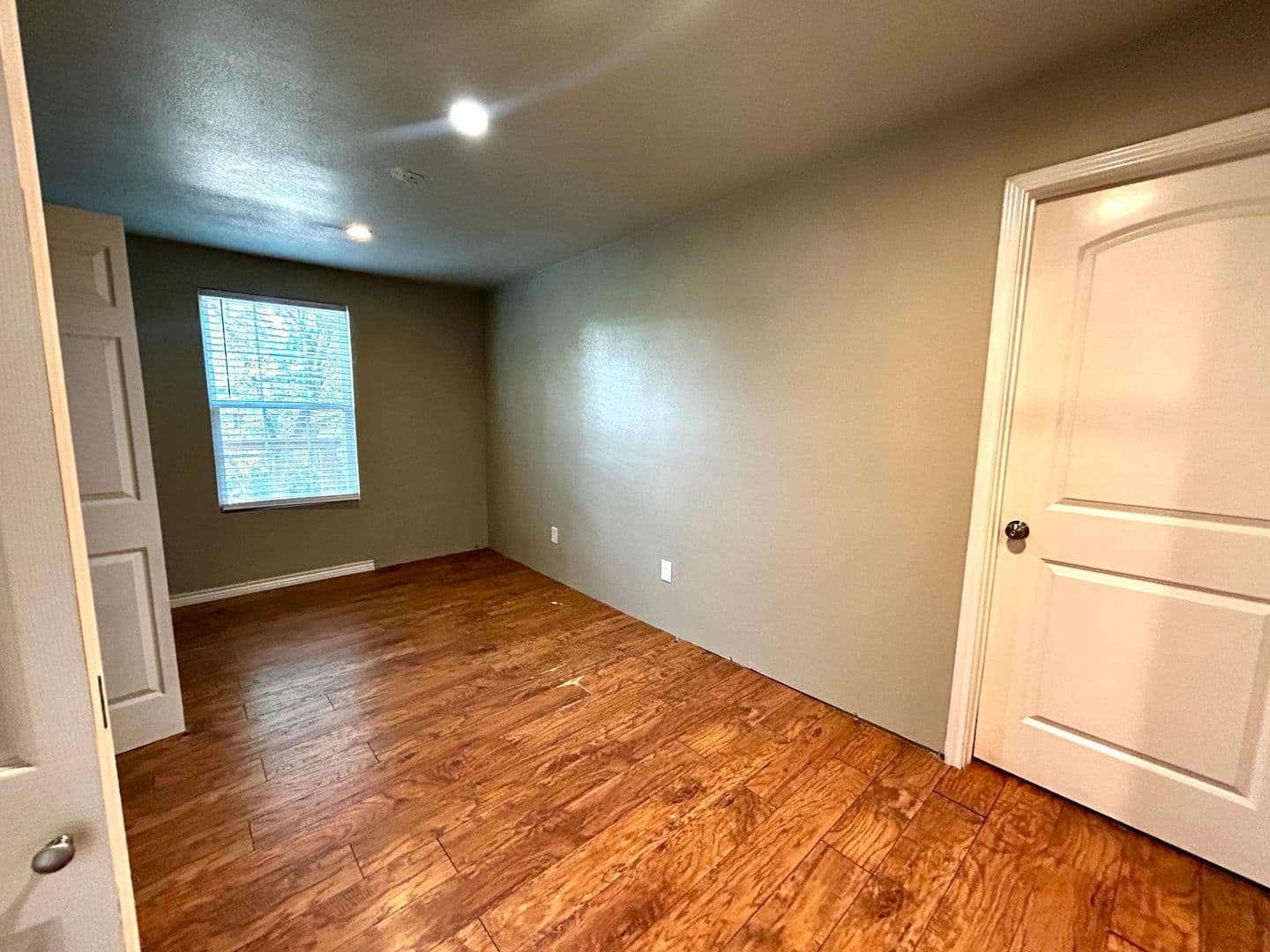 Austin Multiplex: 3305 Clawson Rd