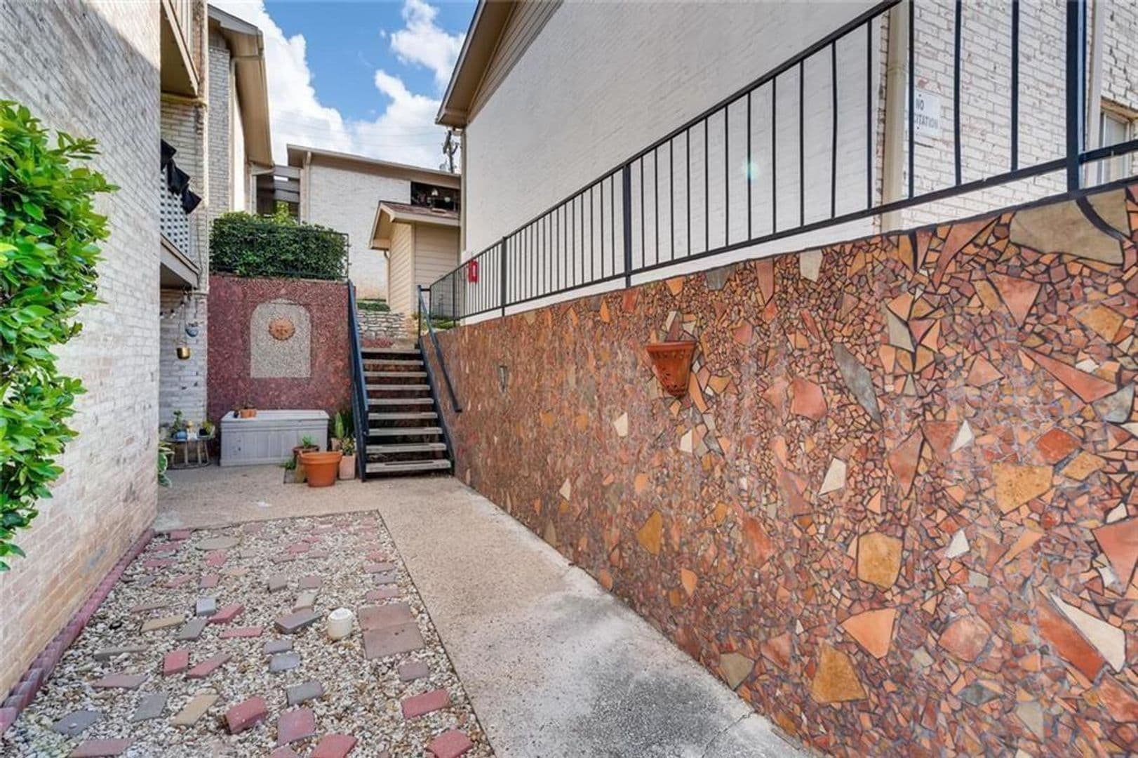 Austin Condo: 1304 Summit St