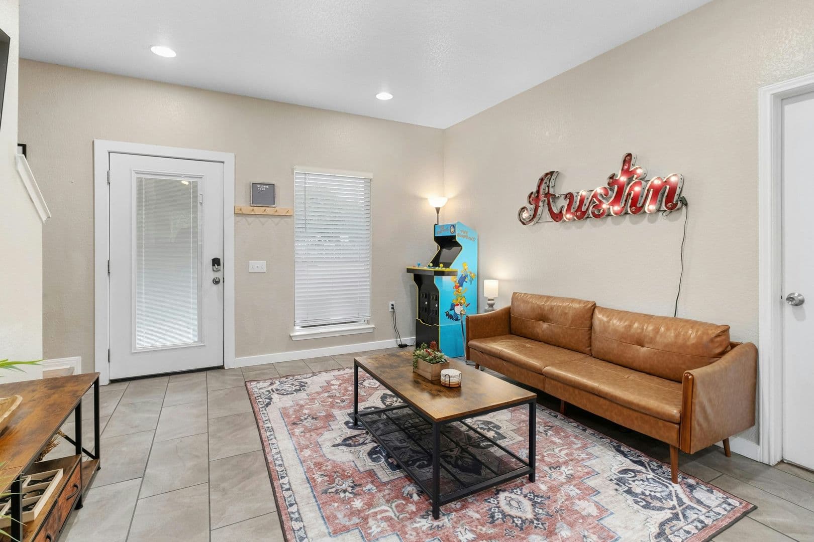 Austin Multiplex: 2917 E 16th St