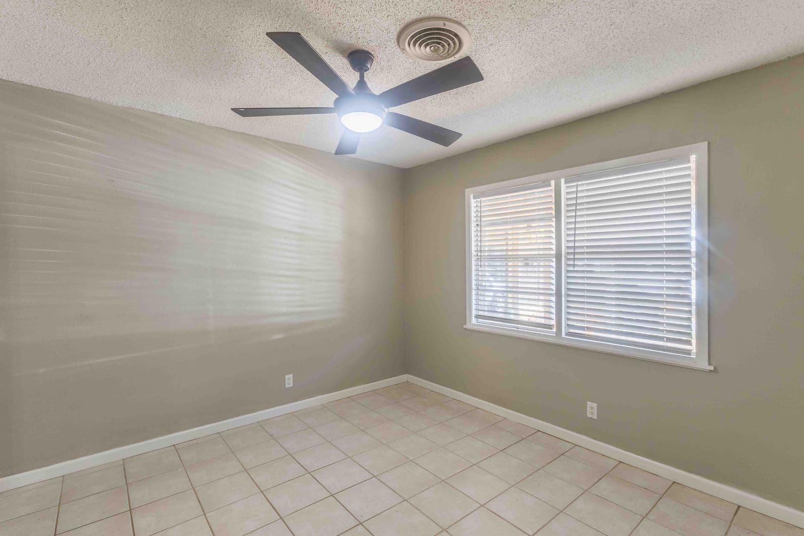 Austin Multiplex: 1104 Kinney Ave