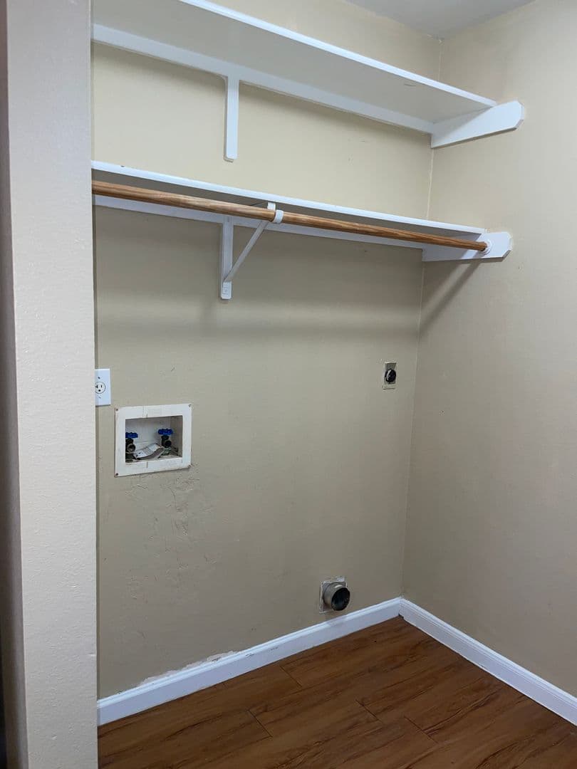 Austin Multiplex: 2400 Riddle Rd - Unit B