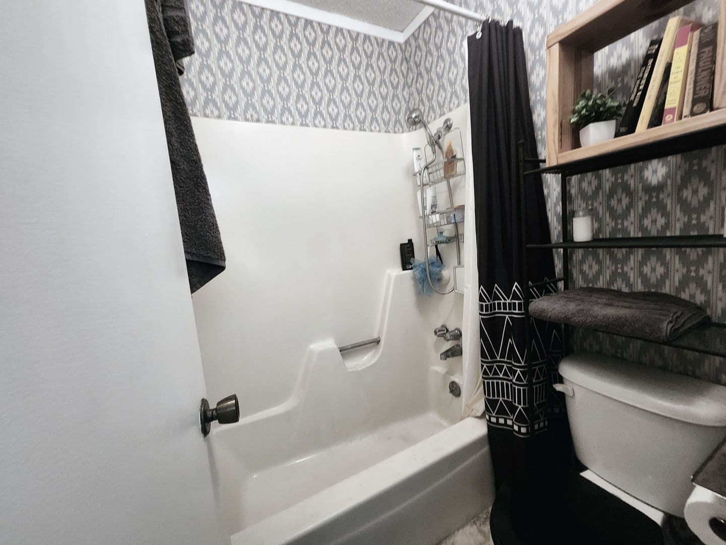Austin Apartment: 701 W. 25th St