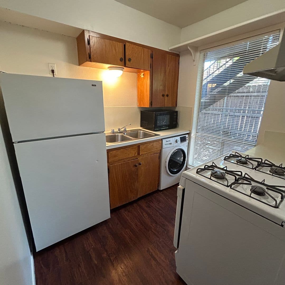 Austin Apartment: 1011 W. 23rd St.