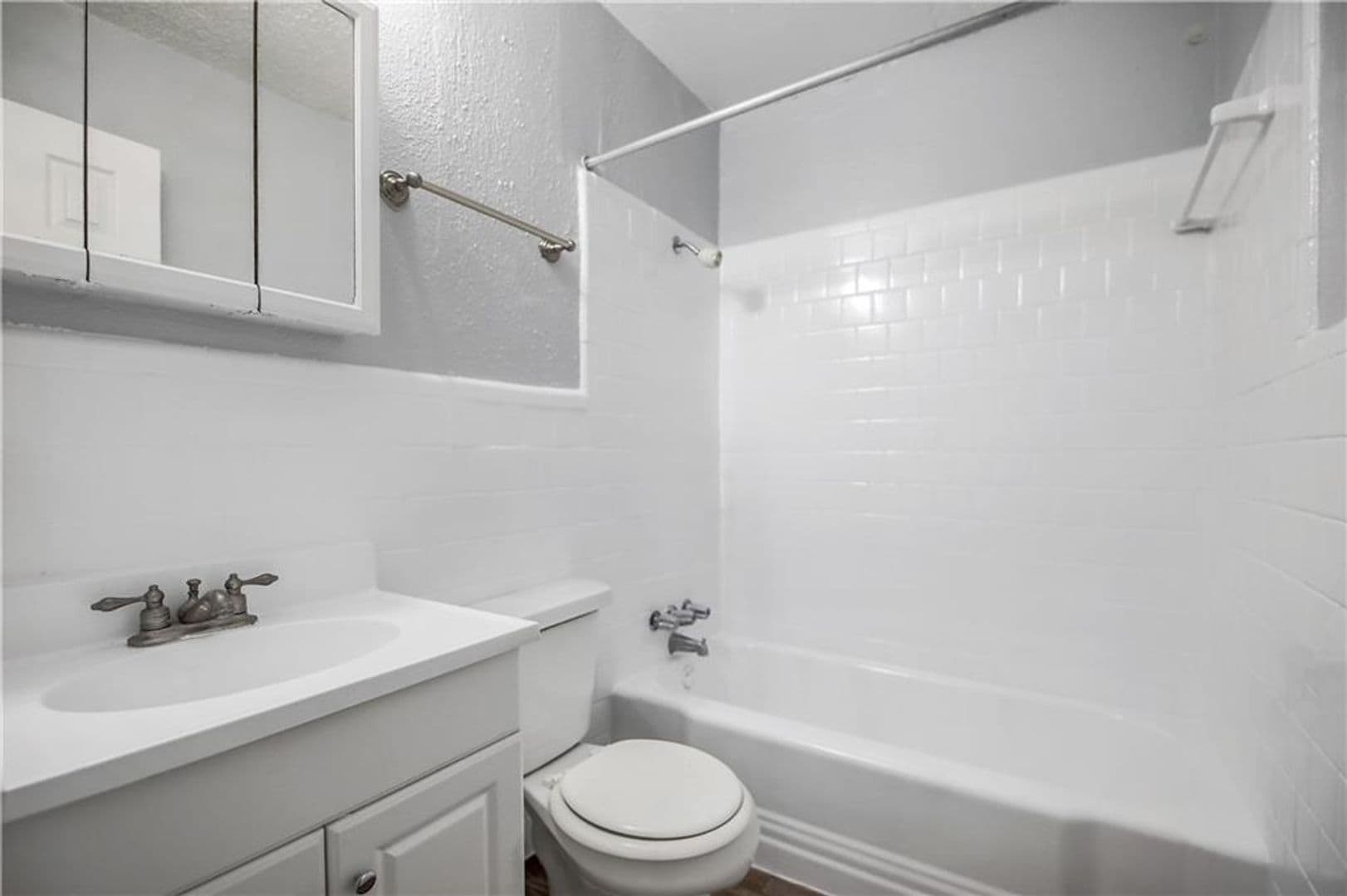 Austin Apartment: 2401 Manor Rd