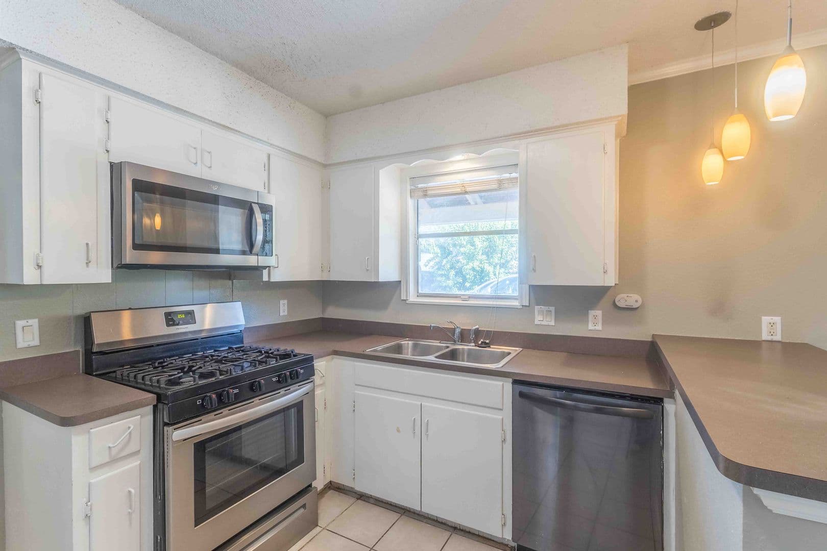 Austin Multiplex: 1104 Kinney Ave