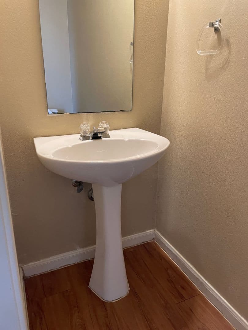 Austin Multiplex: 2400 Riddle Rd - Unit B