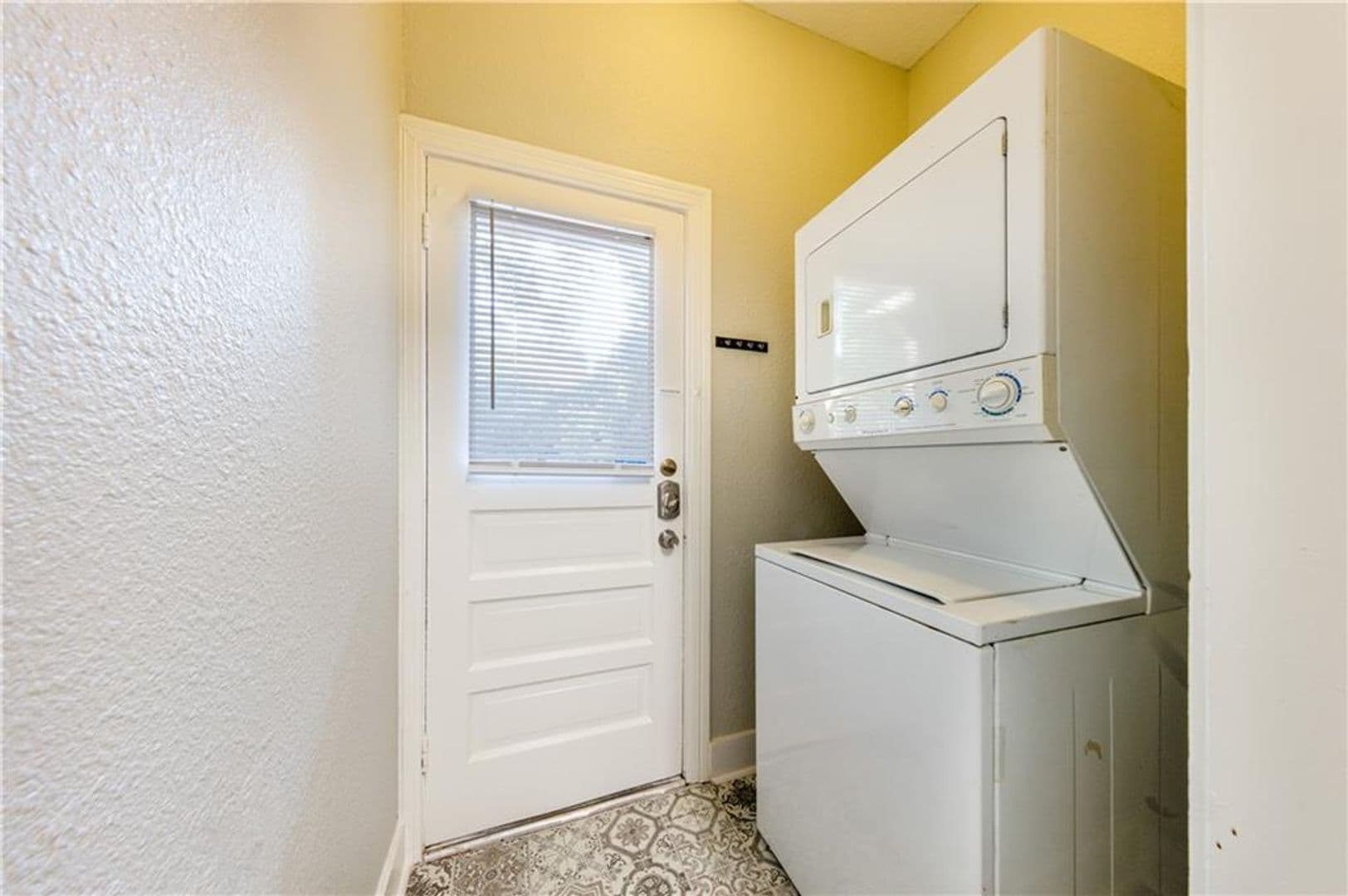 Austin Multiplex: 407 E 32nd St