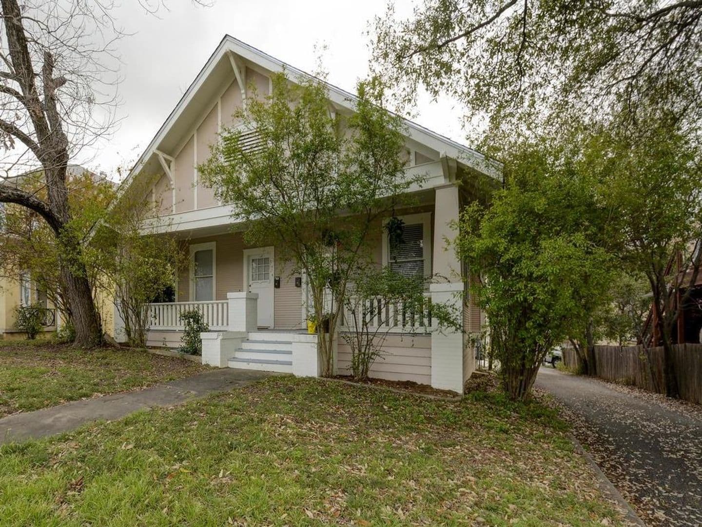 Austin Multiplex: 601 Bellevue Pl