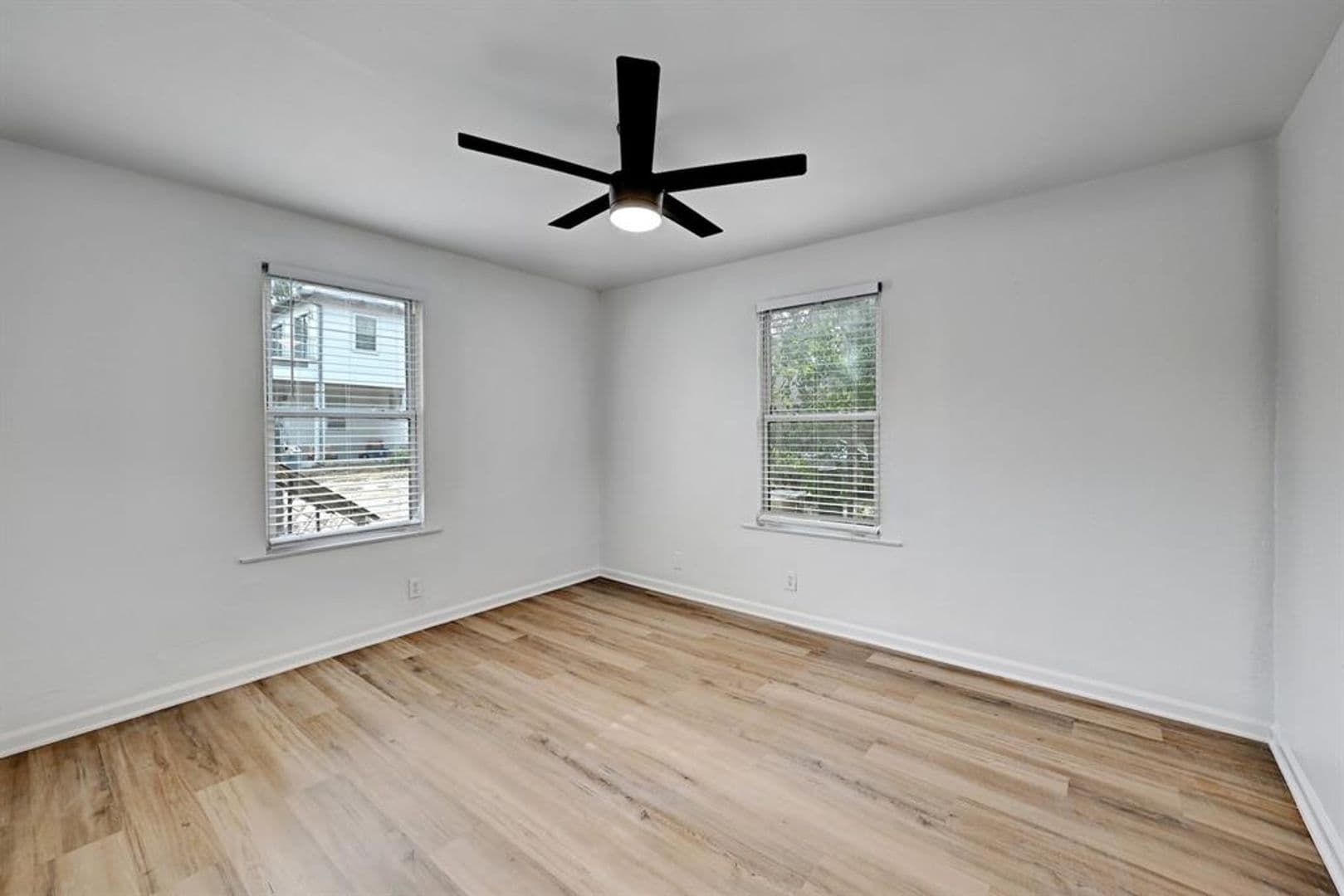Austin Multiplex: 2305 Longview St