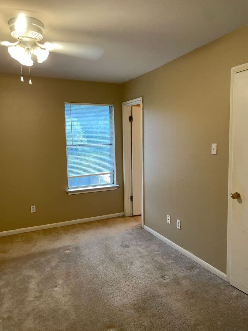 Austin Multiplex: 2400 Riddle Rd - Unit B