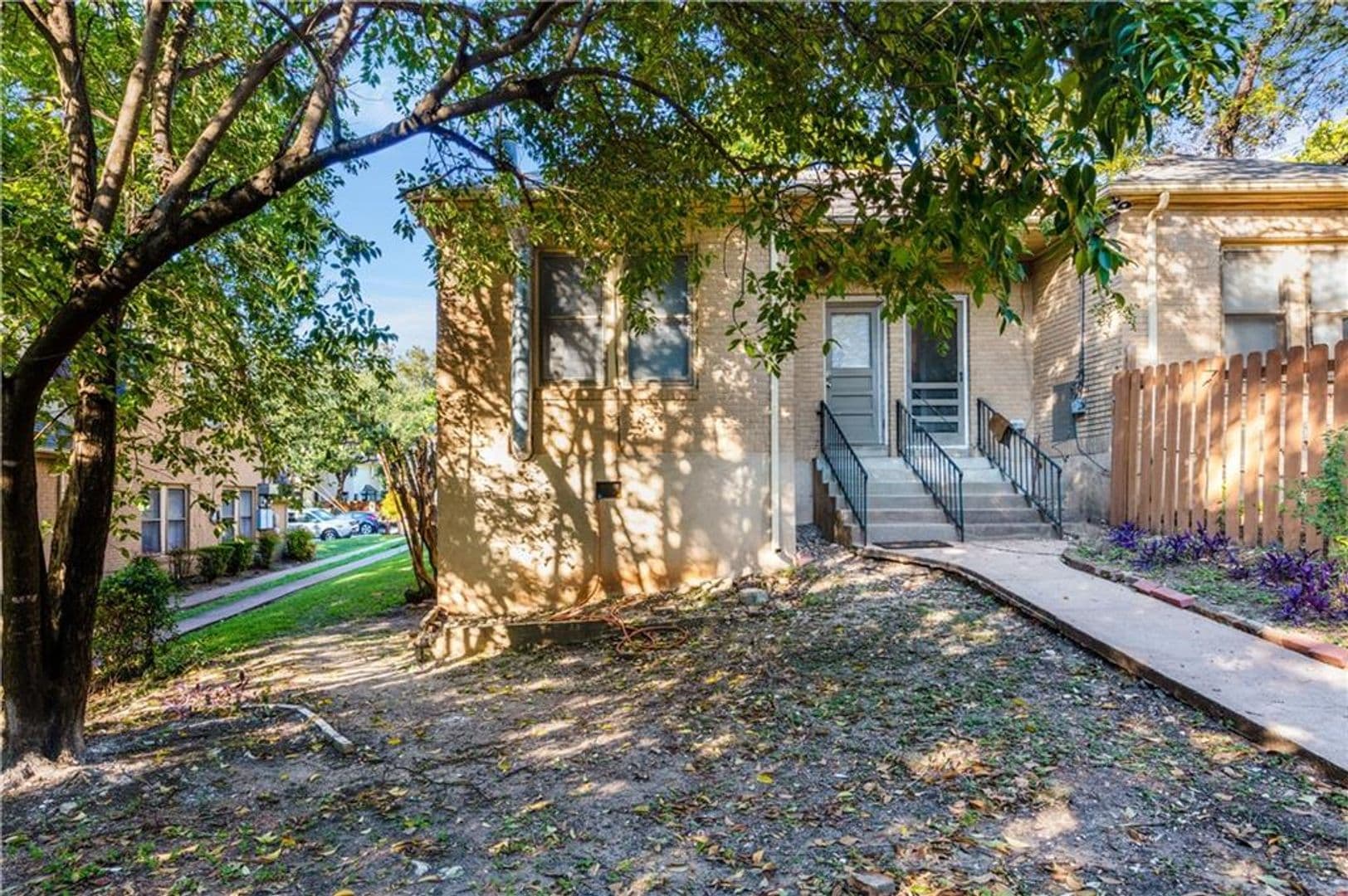 Austin Multiplex: 407 E 32nd St