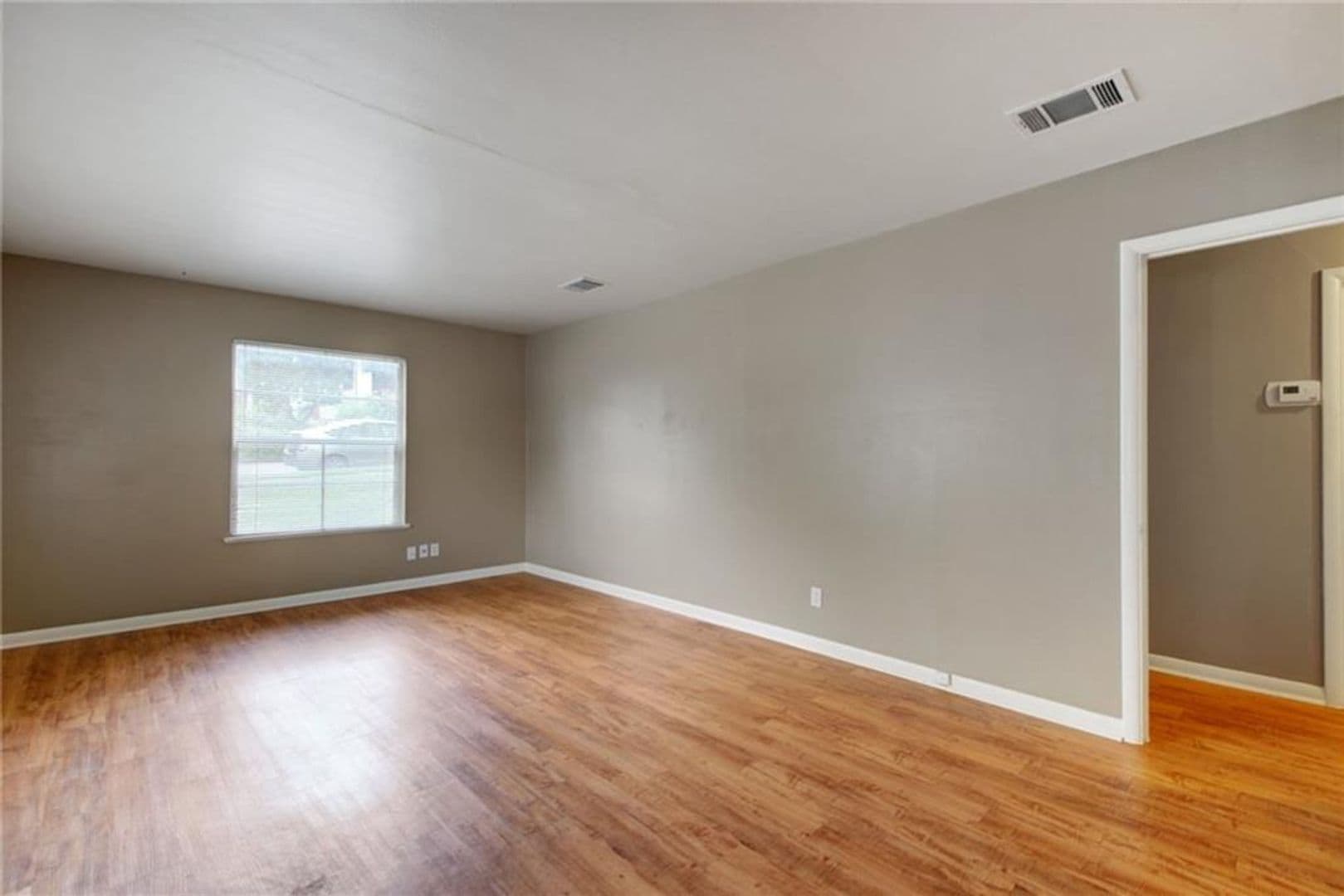 Austin Multiplex: 607 Bellevue Pl