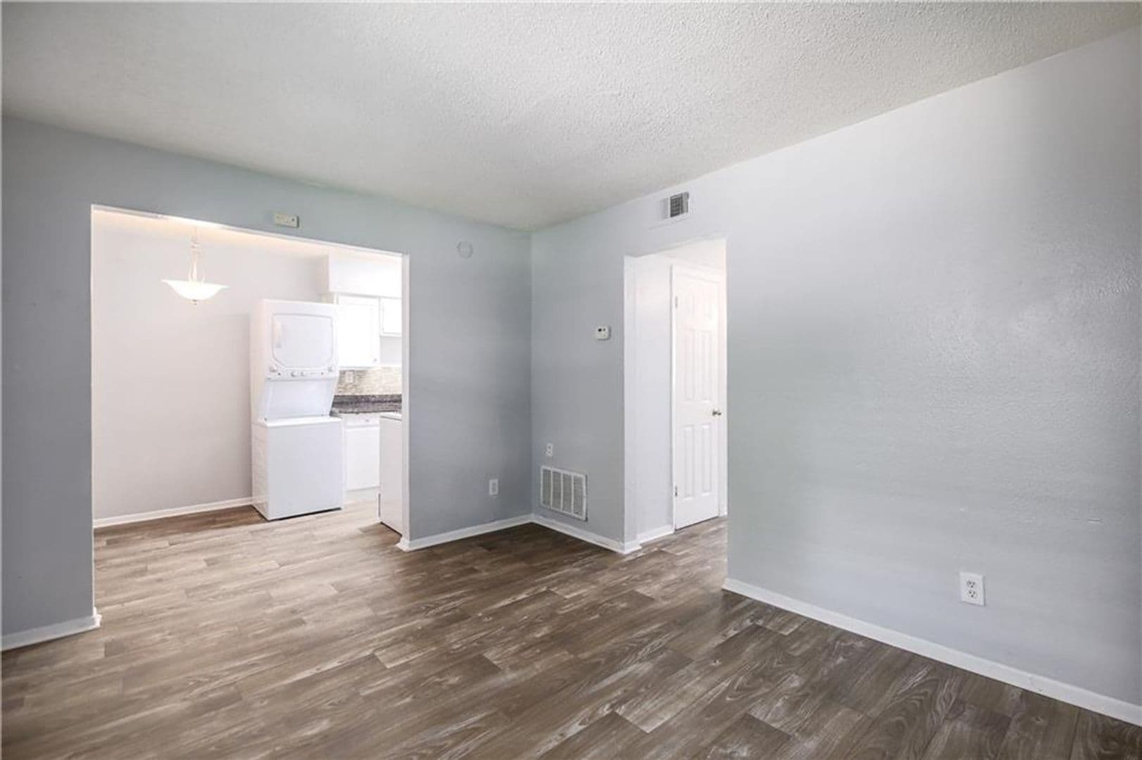 Austin Apartment: 2401 Manor Rd