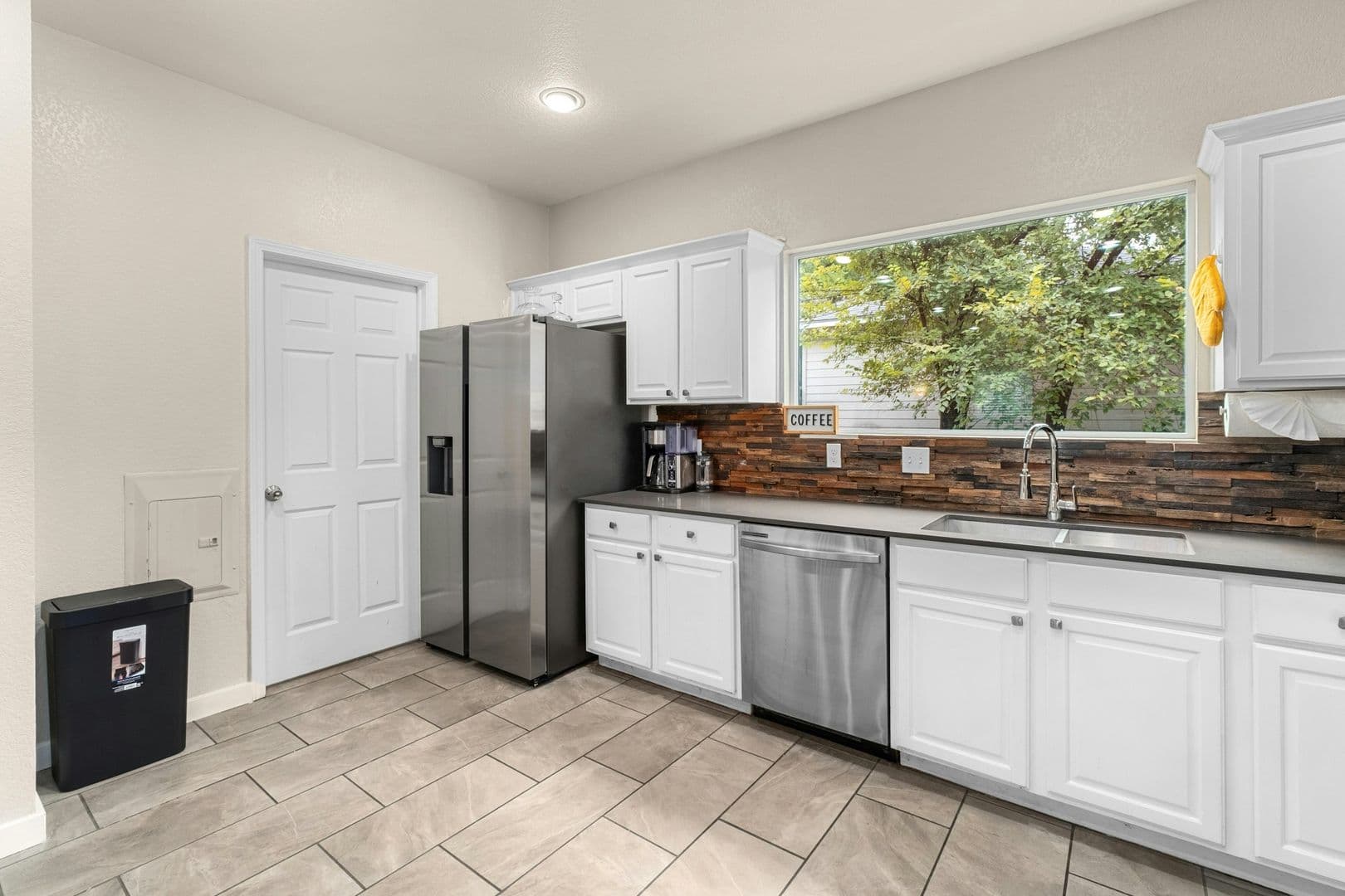 Austin Multiplex: 2917 E 16th St