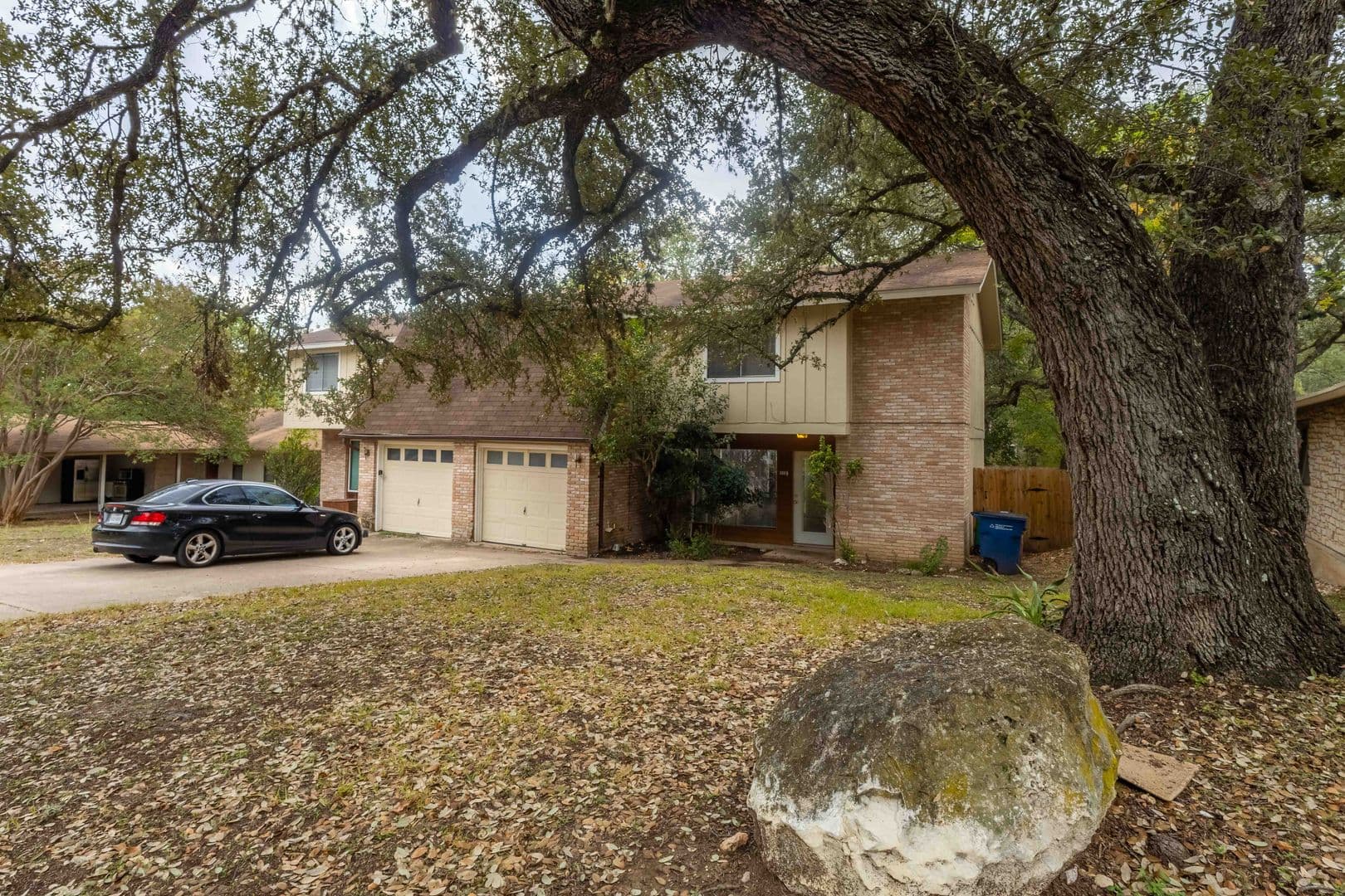 Austin Multiplex: 3901 Knollwood Dr