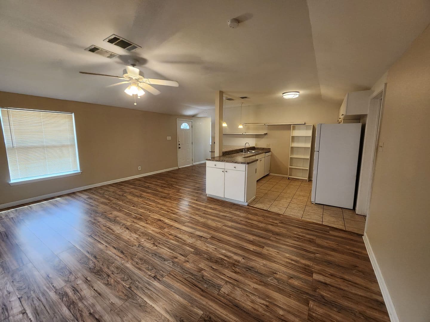 Austin Multiplex: 608 1/2 Genard St