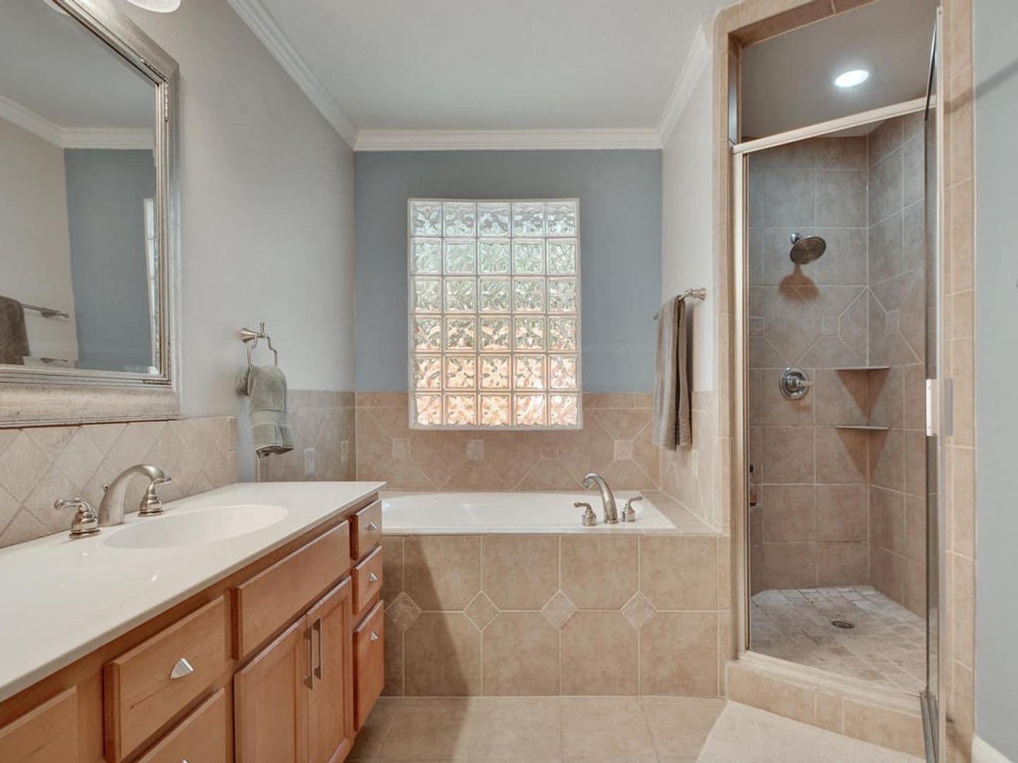 Austin House: 610 W. North Loop