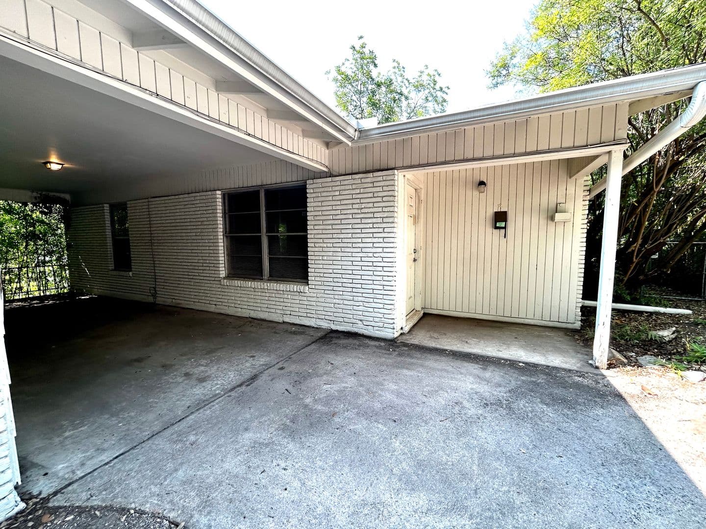 Austin Multiplex: 607 Bellevue Pl
