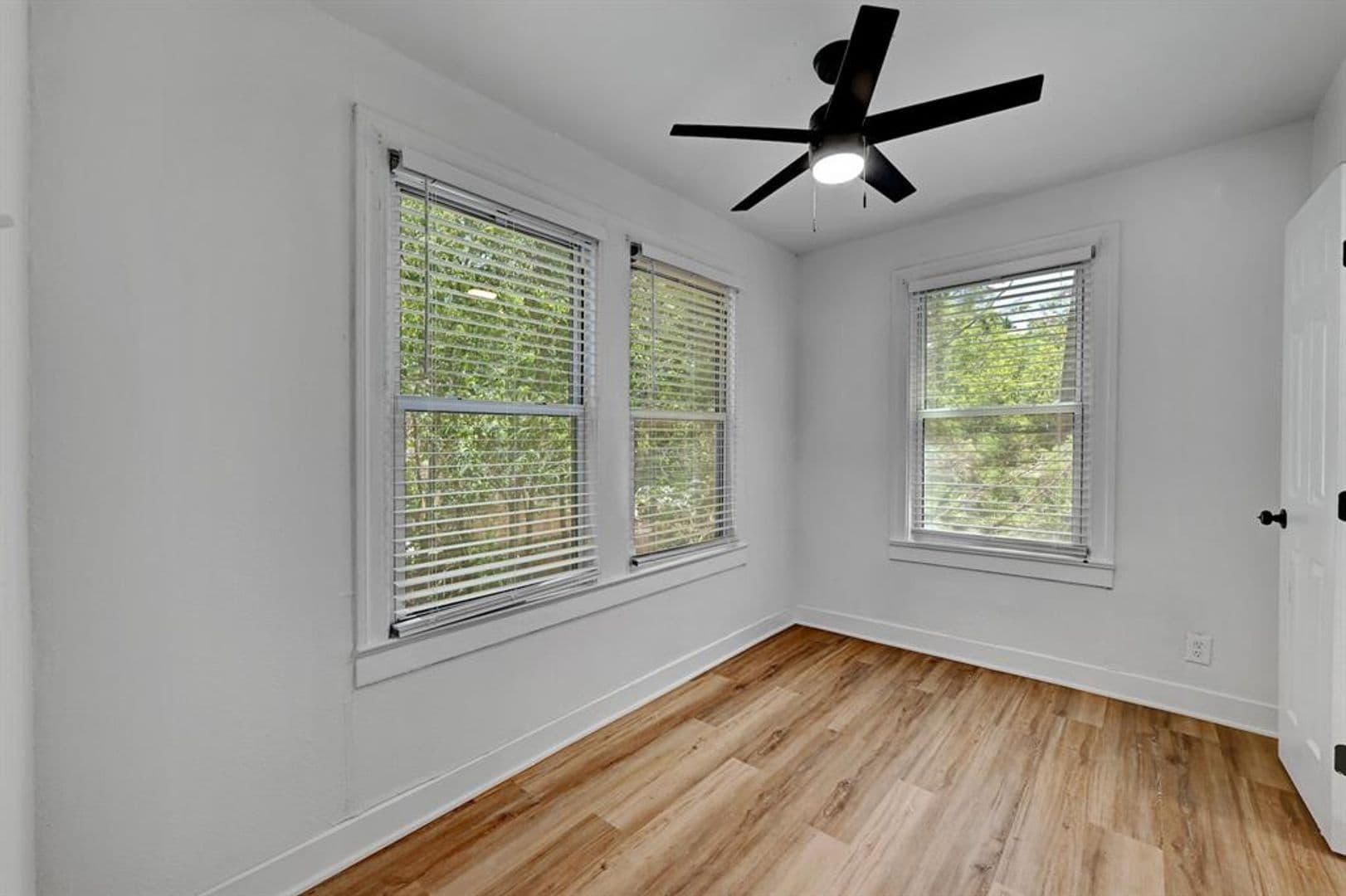 Austin Multiplex: 2305 Longview St
