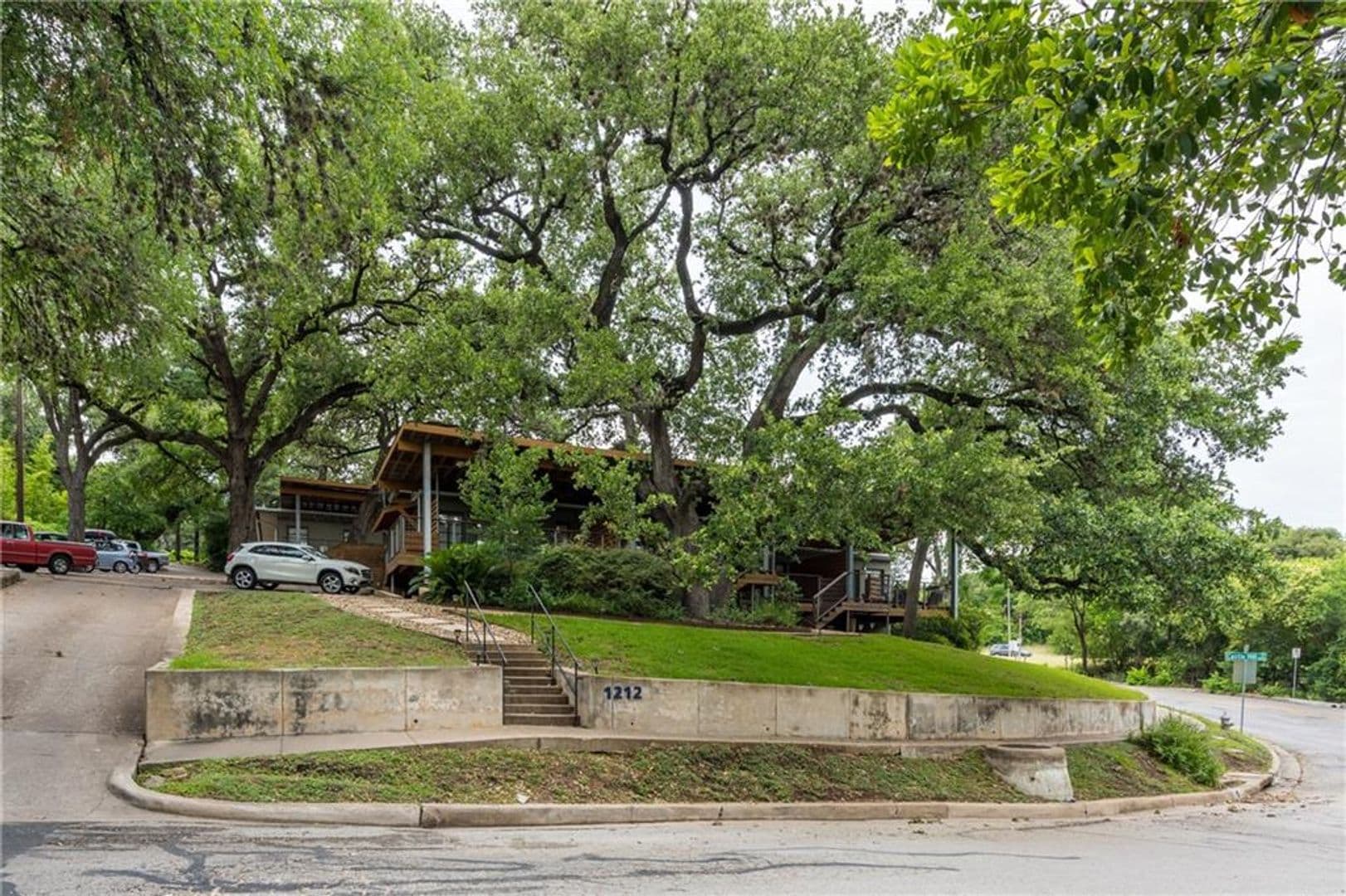 Austin Condo: 1212 Castle Hill Street