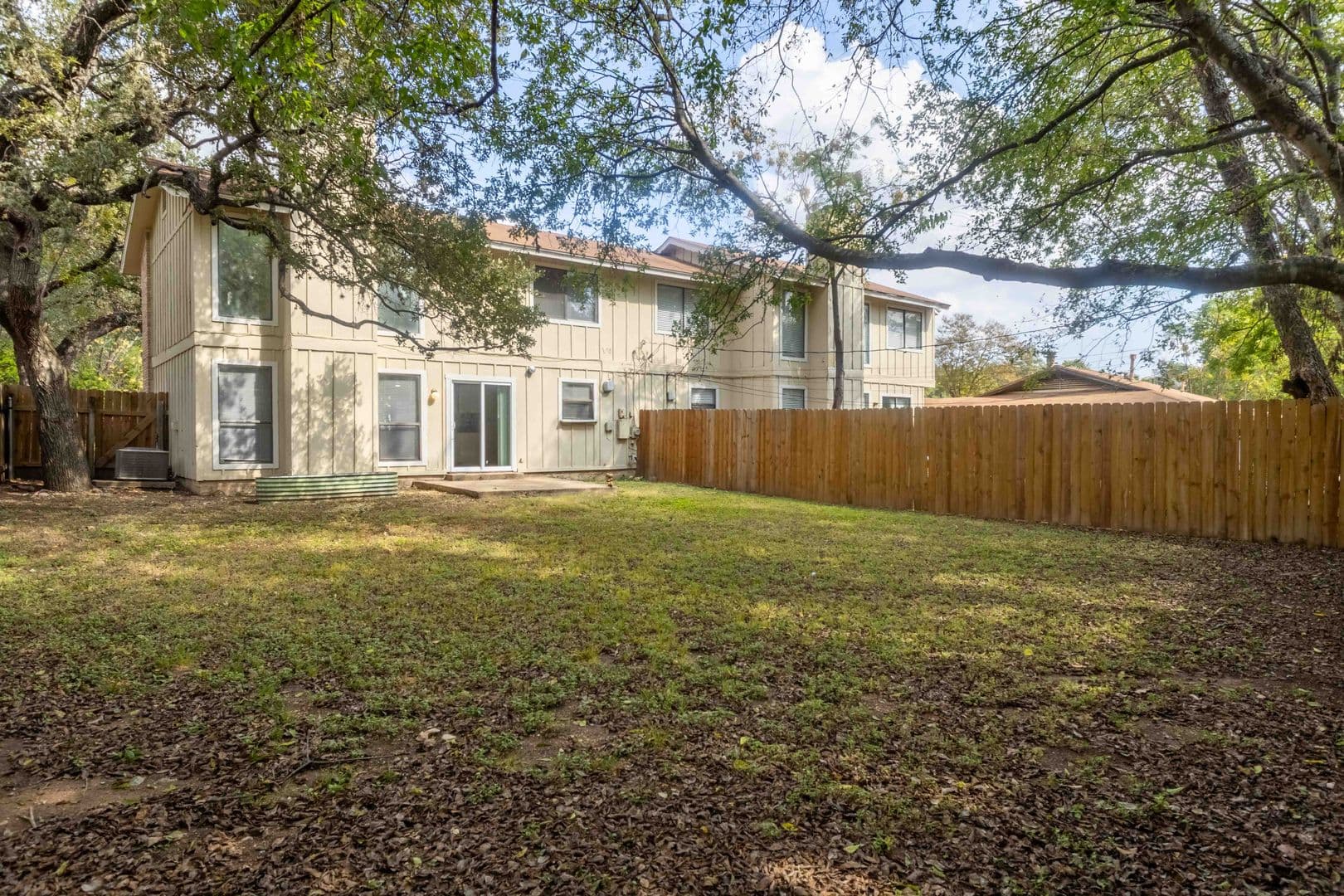 Austin Multiplex: 3901 Knollwood Dr