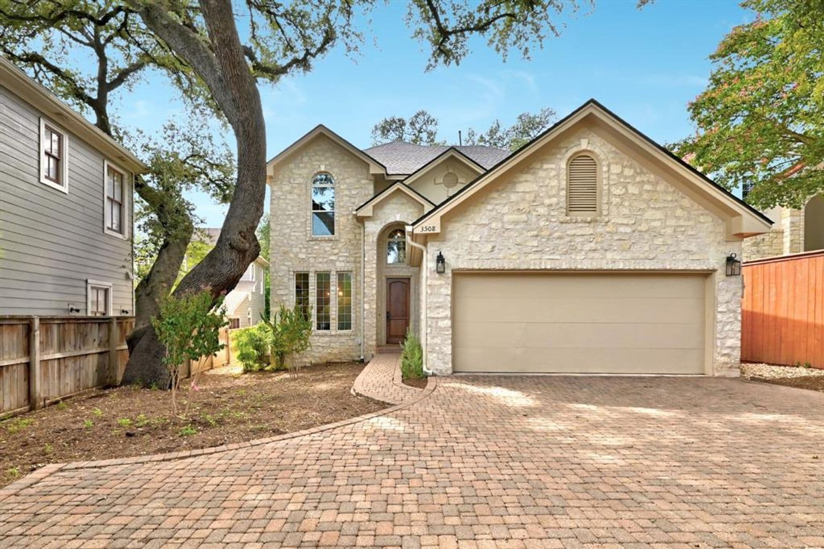 Austin House: 3508 Red River St