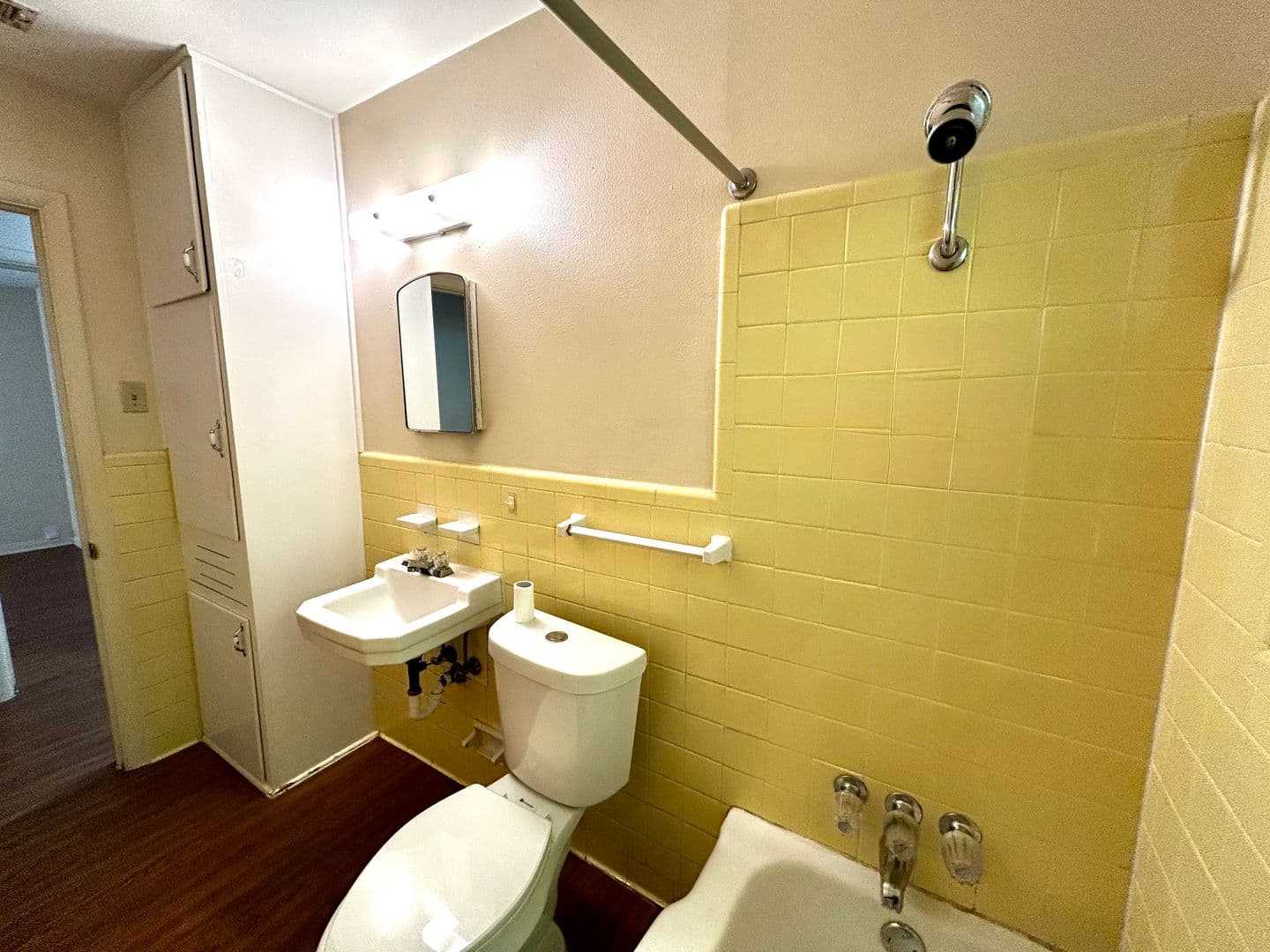 Austin Multiplex: 607 Bellevue Pl