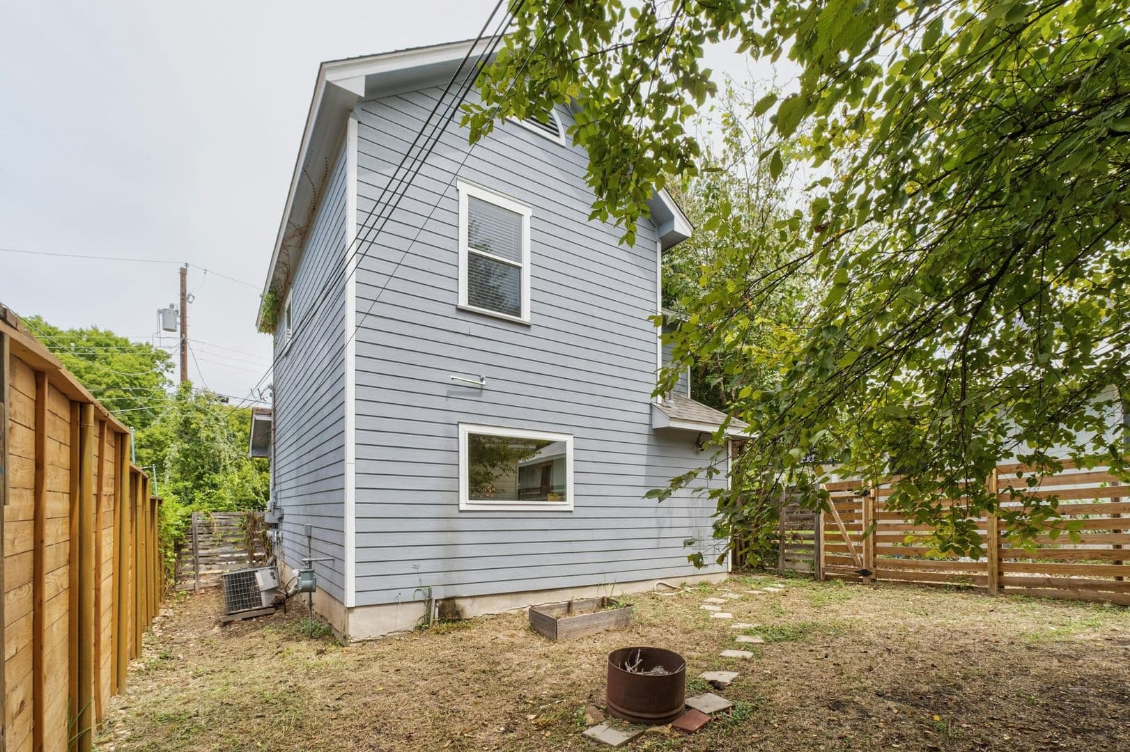 Austin Multiplex: 2917 E 16th St