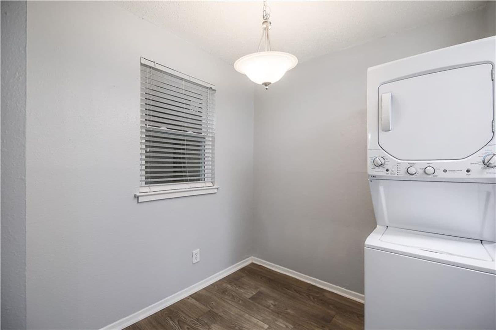 Austin Apartment: 2401 Manor Rd