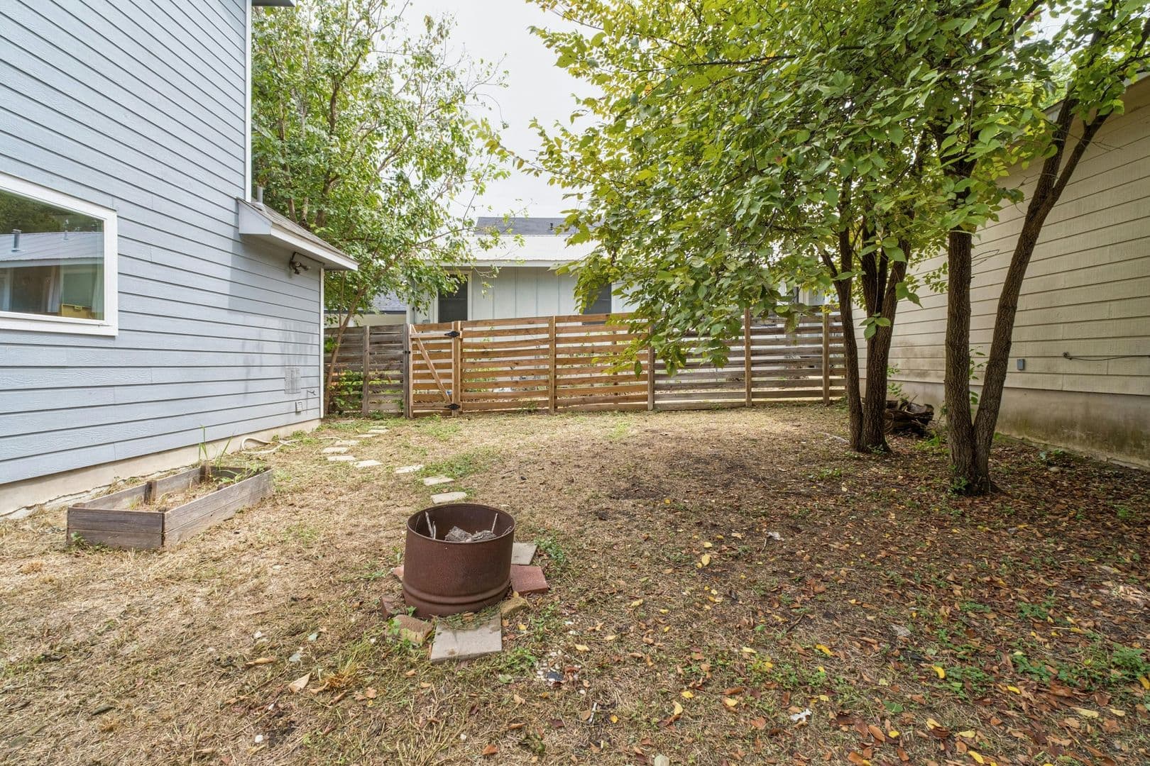 Austin Multiplex: 2917 E 16th St