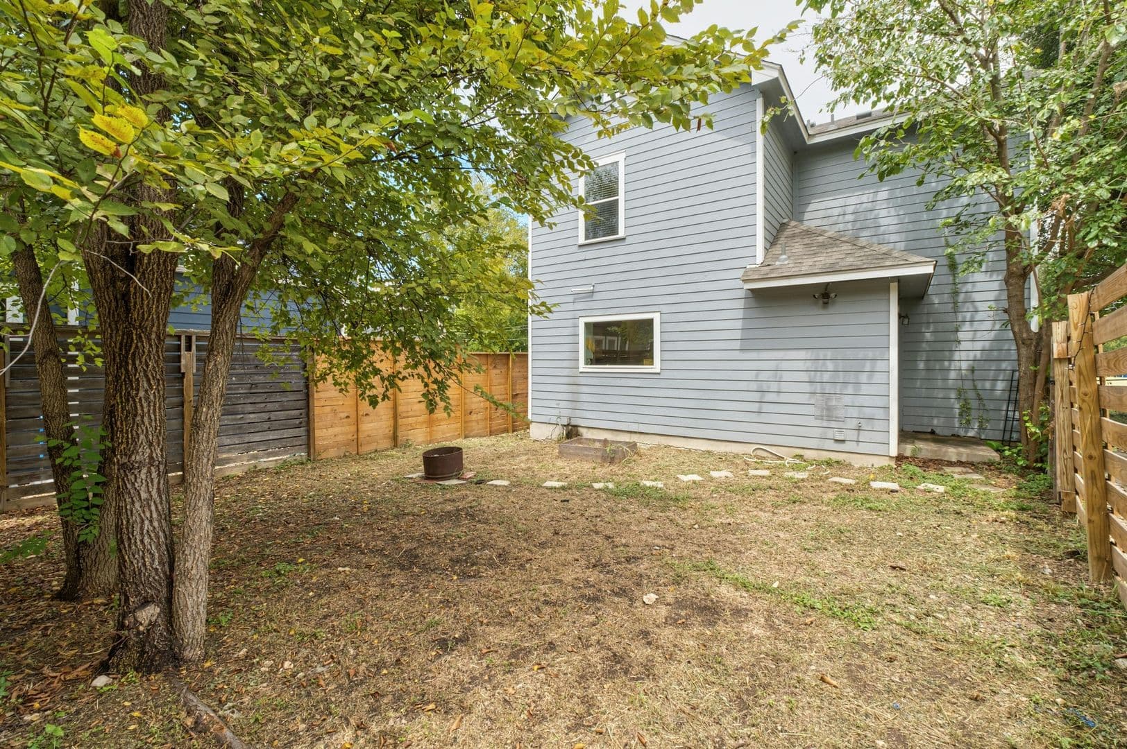 Austin Multiplex: 2917 E 16th St