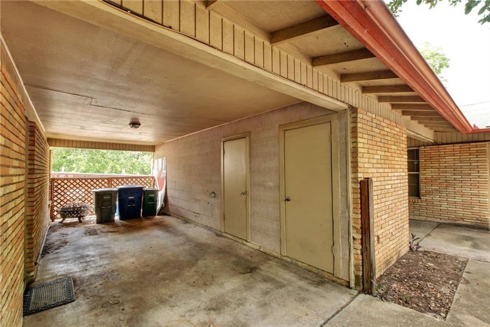 Austin Multiplex: 607 Bellevue Pl