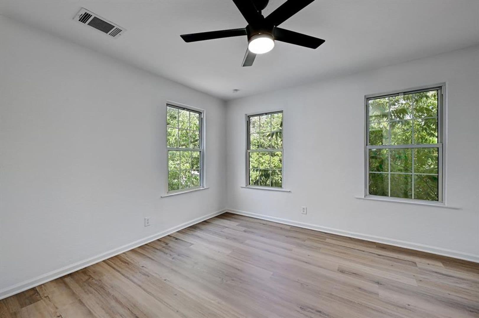 Austin Multiplex: 2305 Longview St