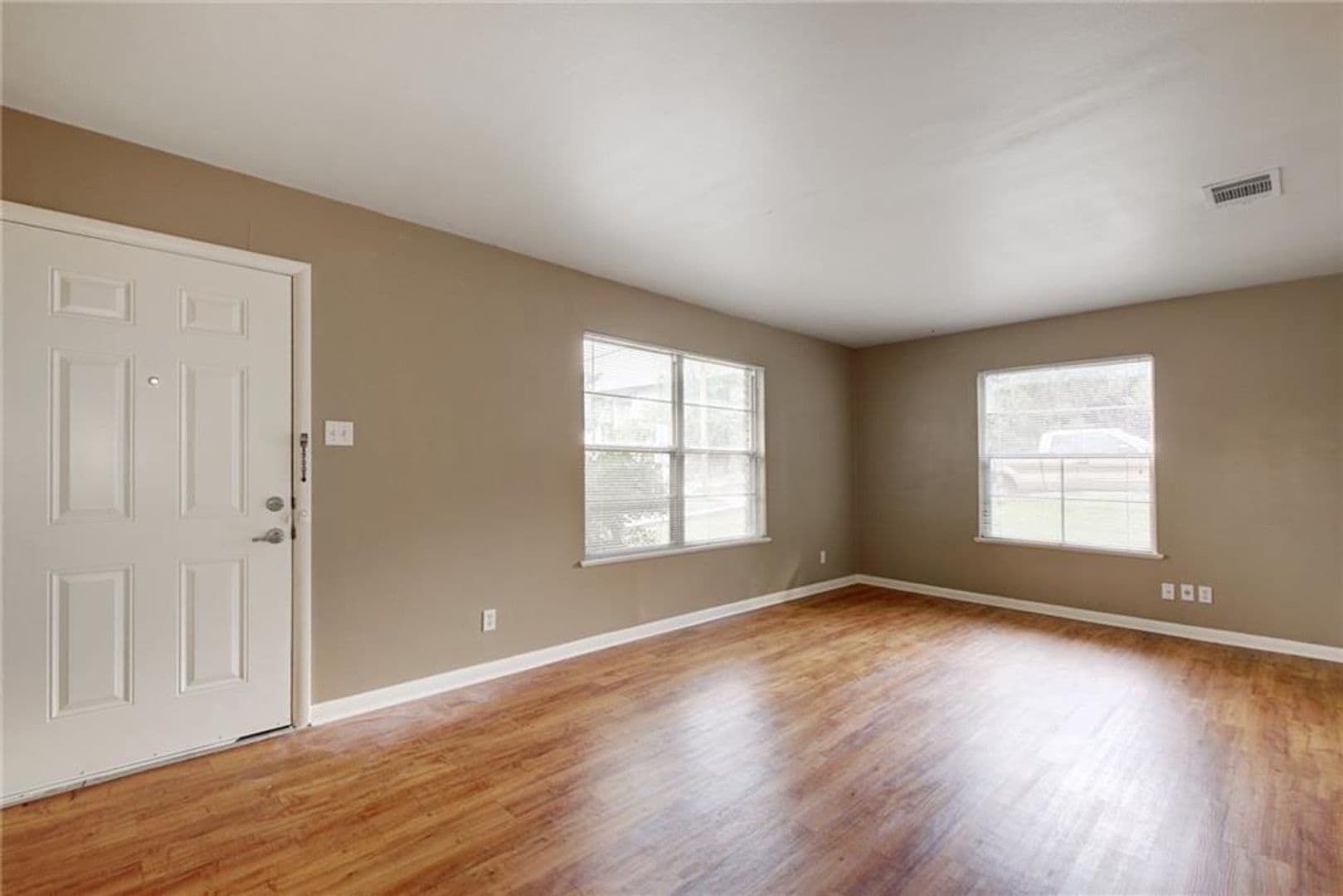 Austin Multiplex: 607 Bellevue Pl