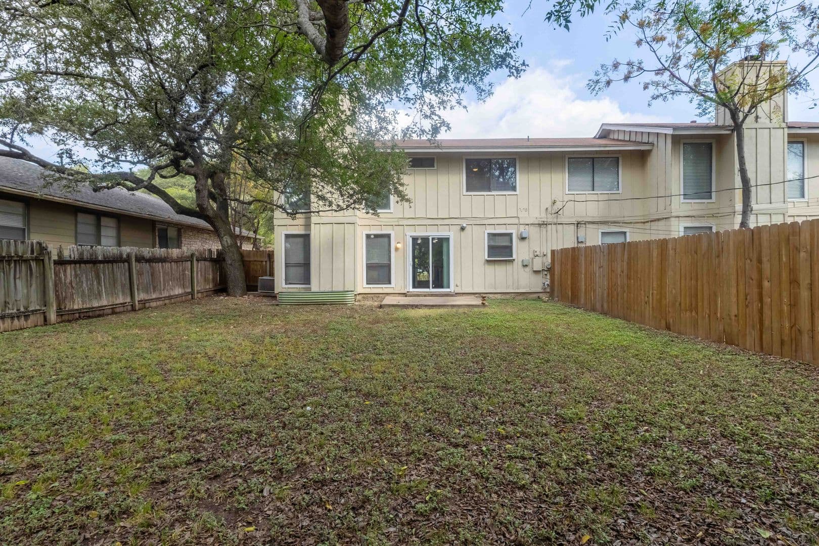 Austin Multiplex: 3901 Knollwood Dr