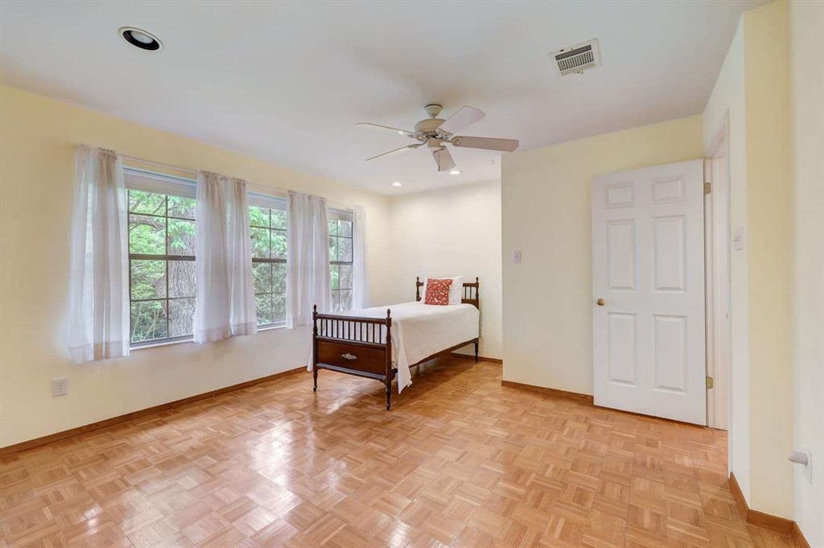 Austin House: 805 Leonard St
