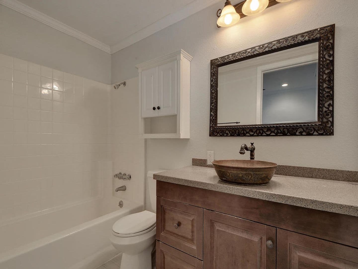 Austin House: 2914 Hampton Rd