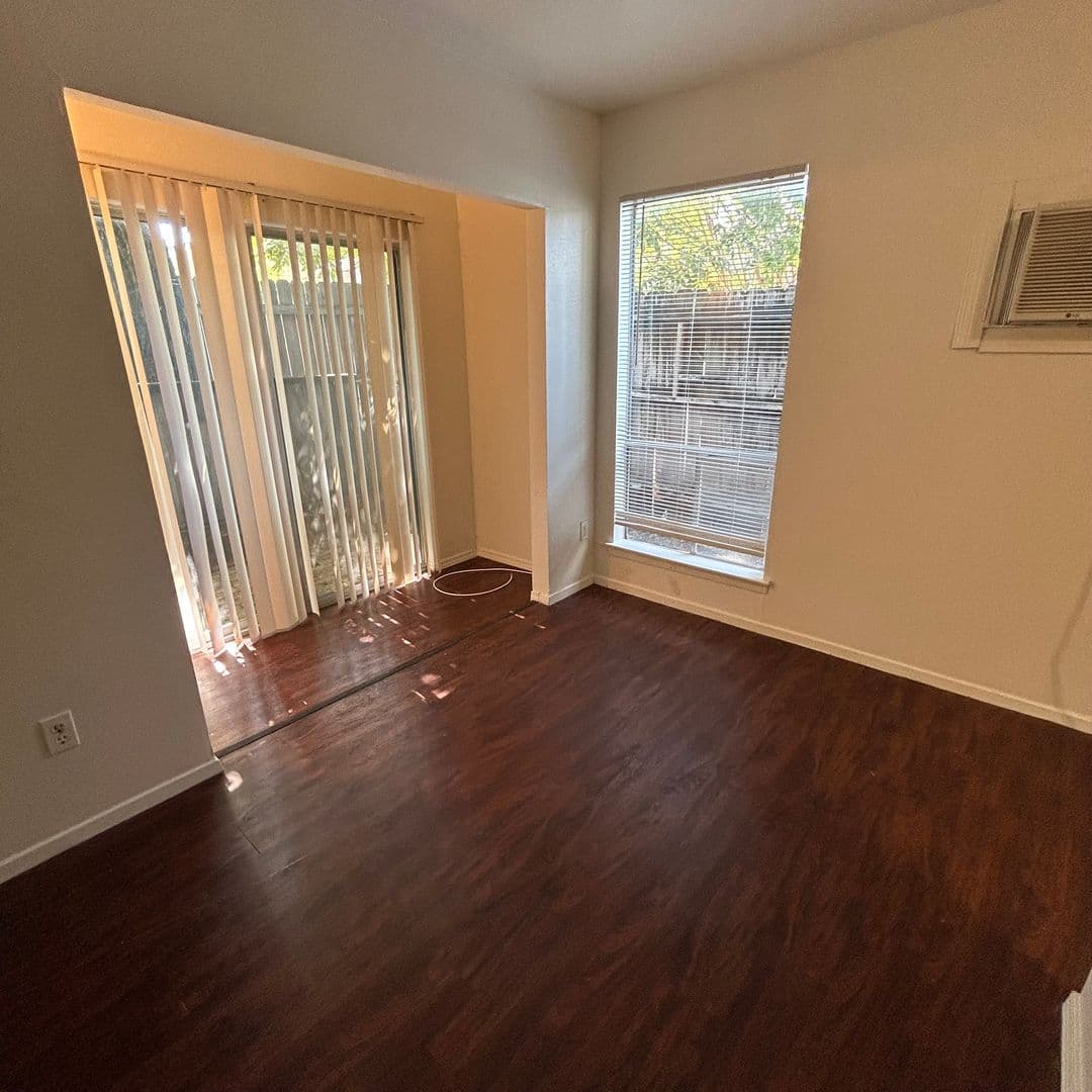 Austin Apartment: 1011 W. 23rd St.