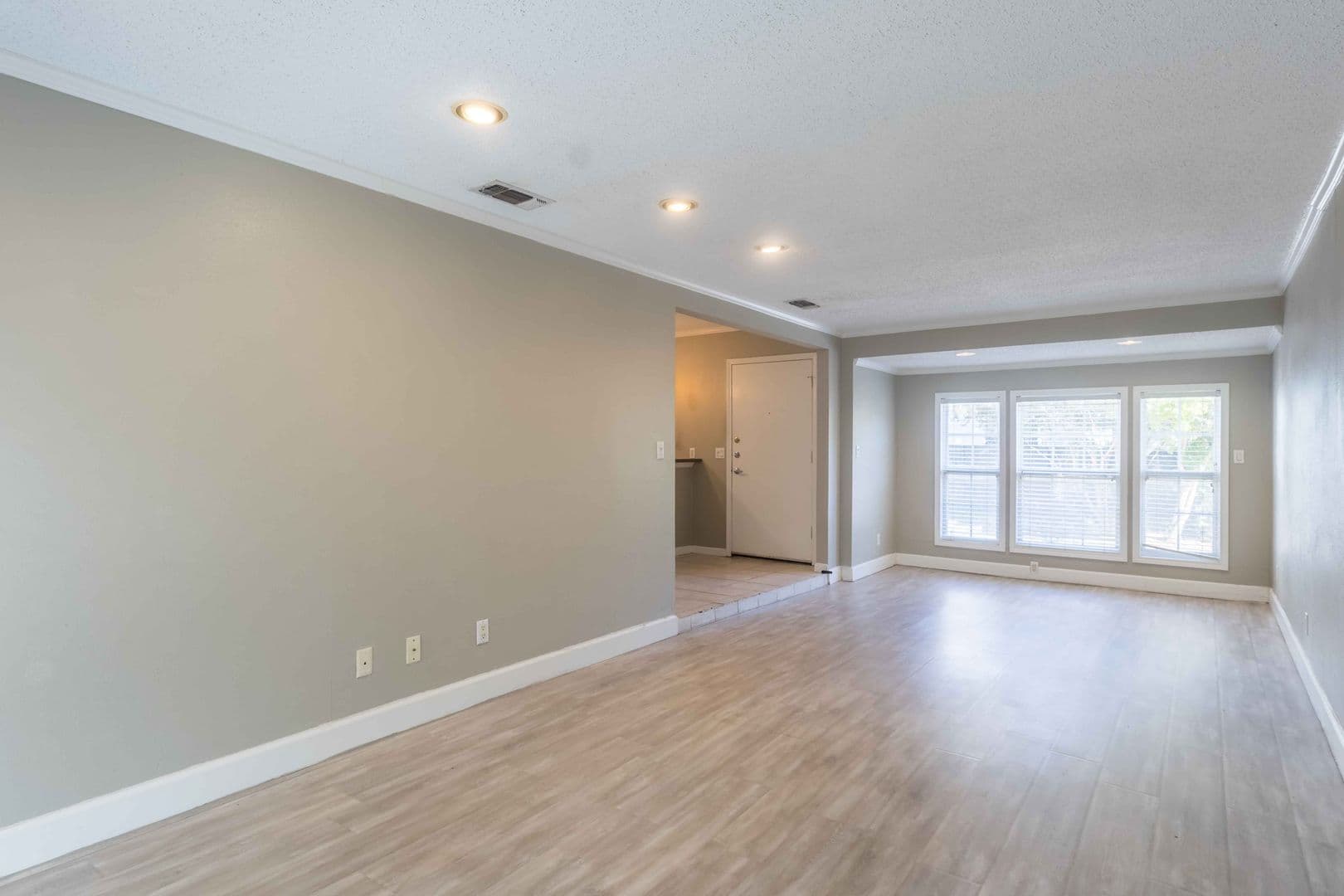 Austin Multiplex: 1104 Kinney Ave